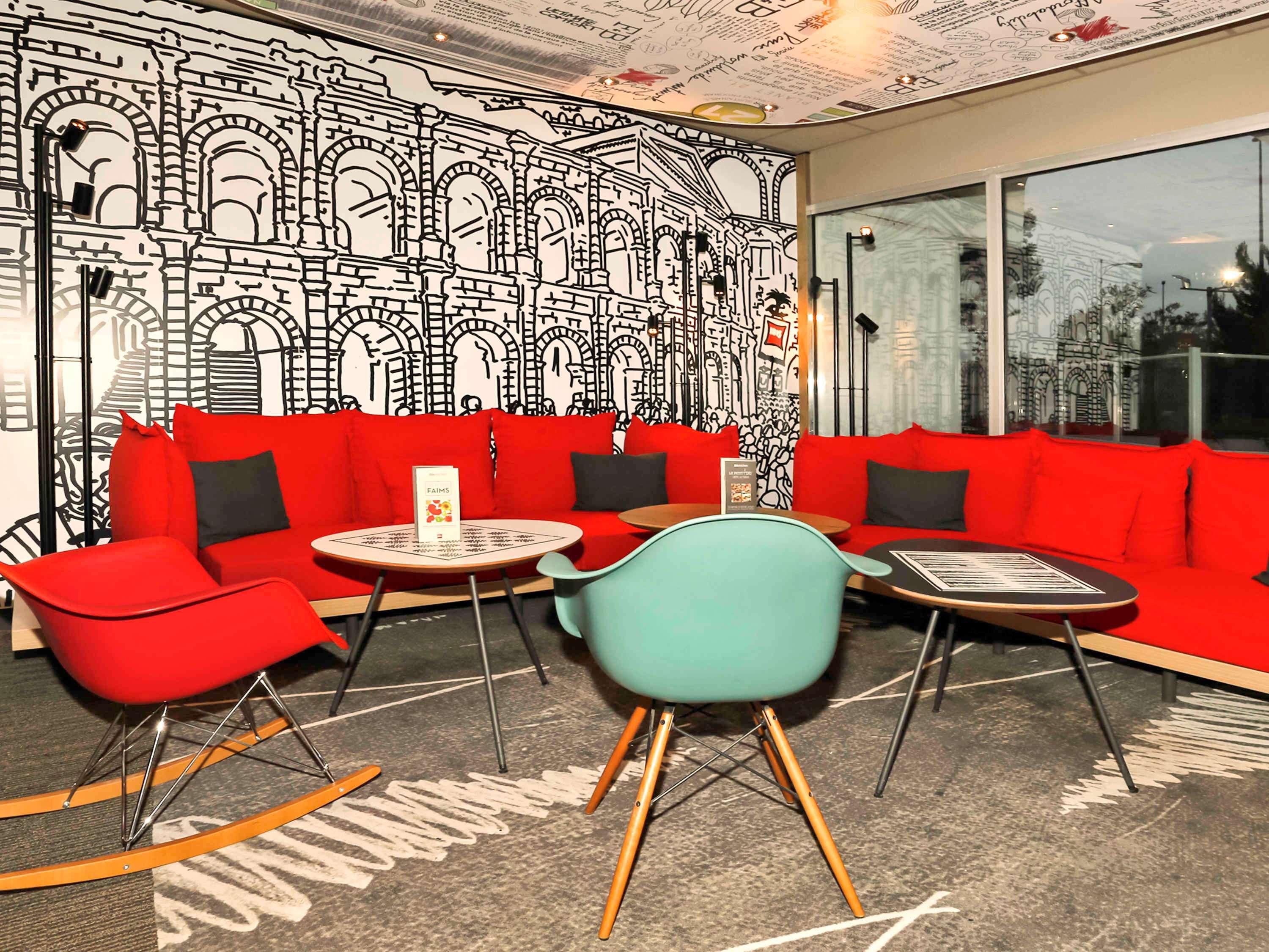 Bar/Salón ibis Nimes Ouest