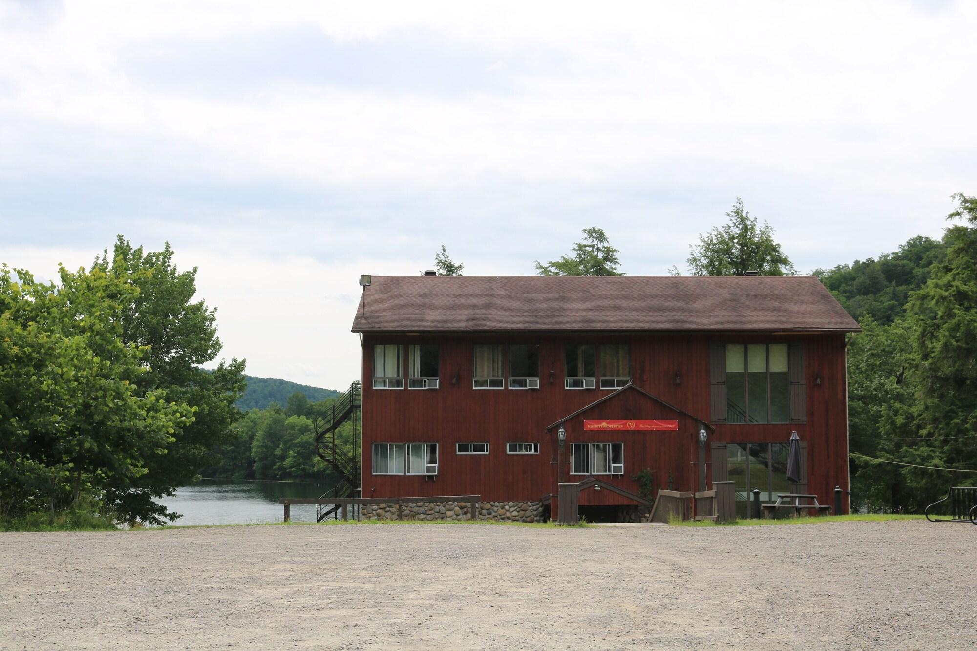 Varios Auberge Morritt