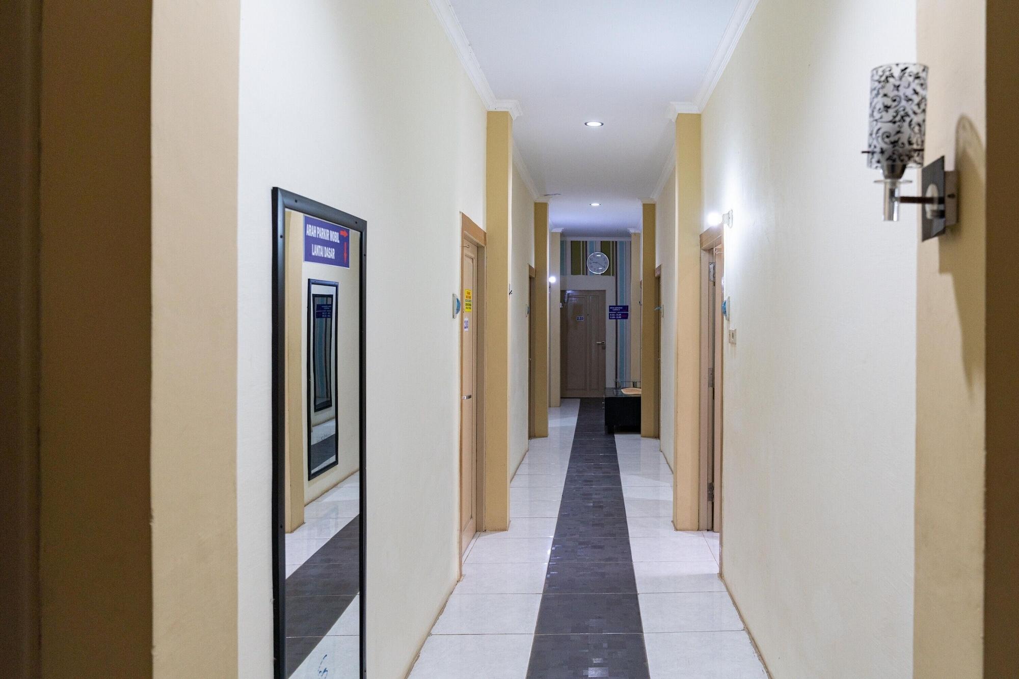 Varios RedDoorz Syariah near Jalan A Yani KM 8 Citraland