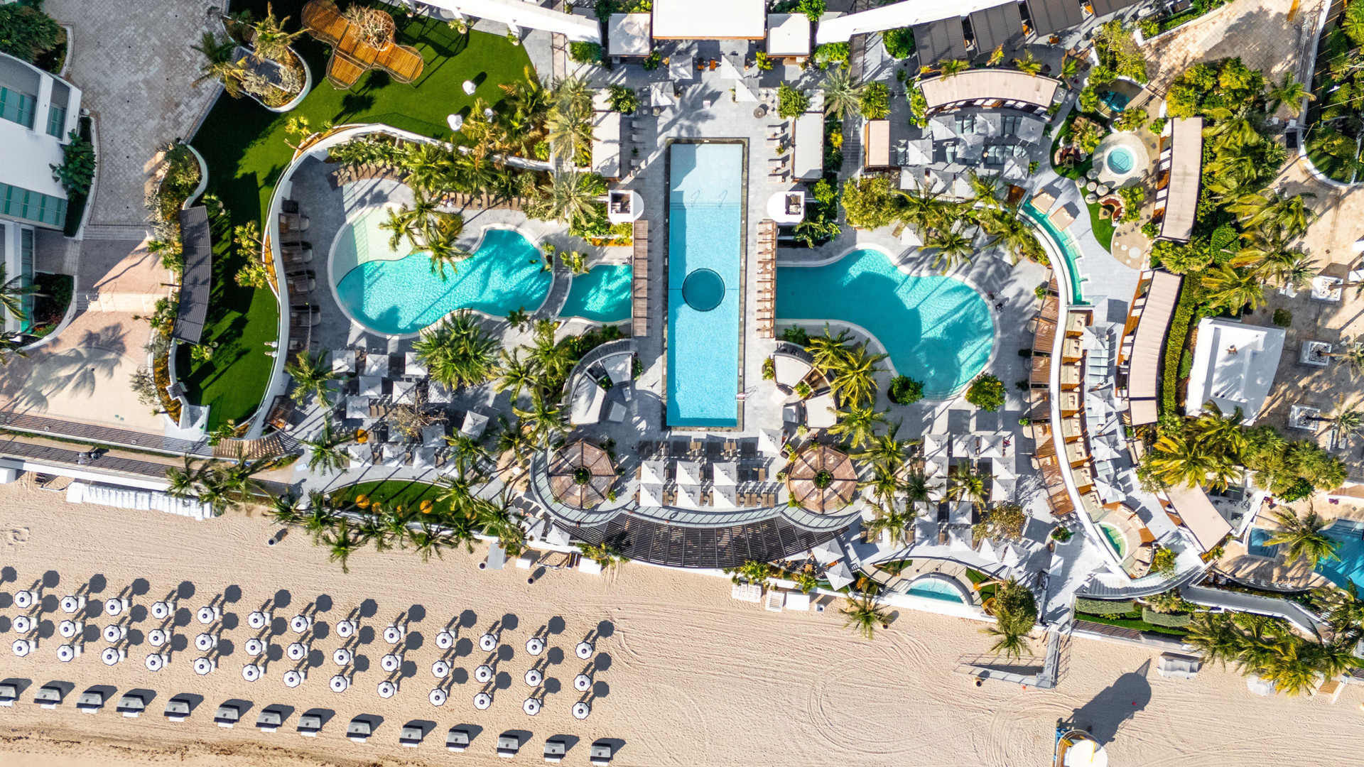 Playa Signia by Hilton Diplomat Beach Resort