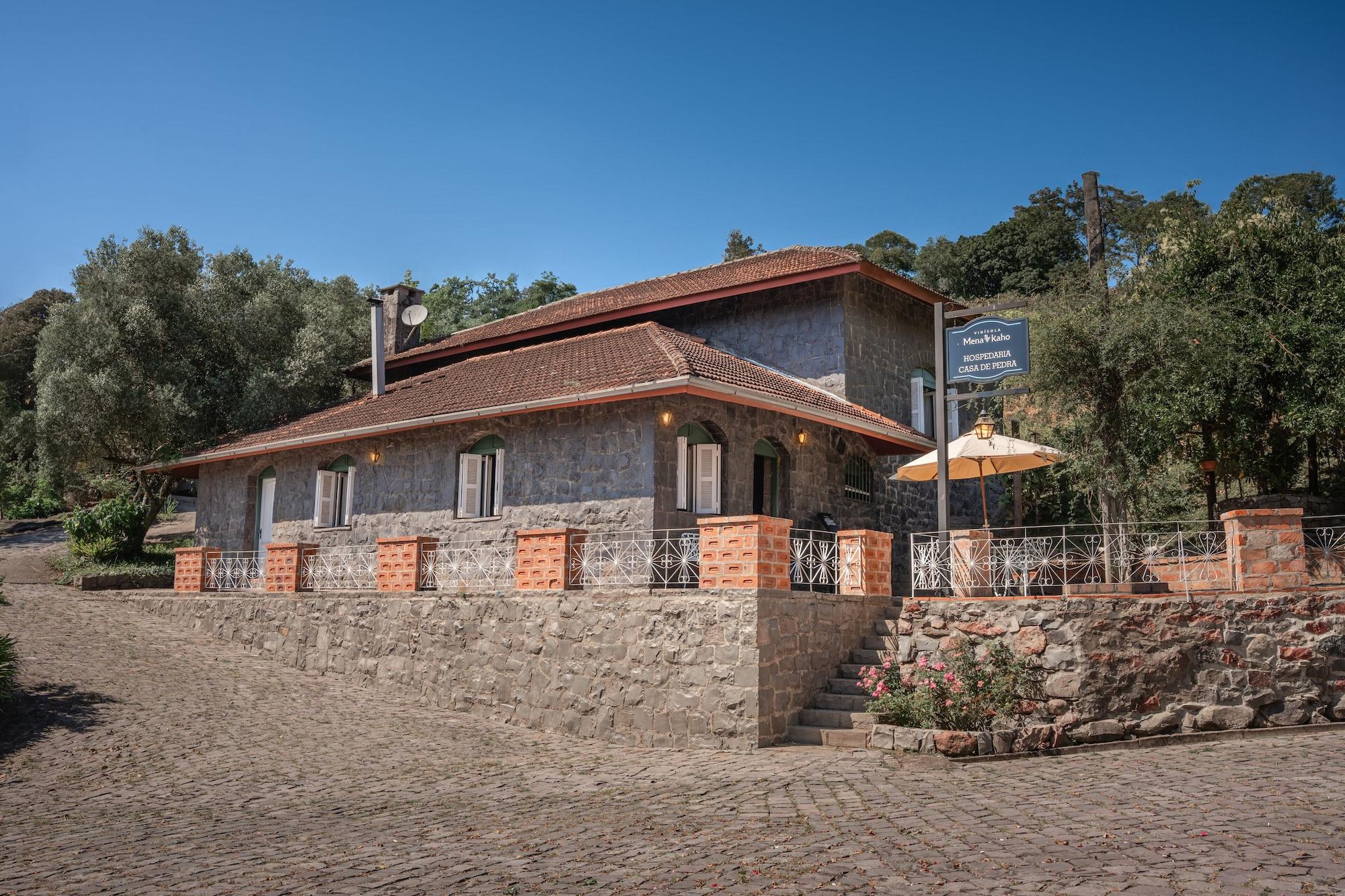 Vista Exterior Casa de Pedra Mena Kaho