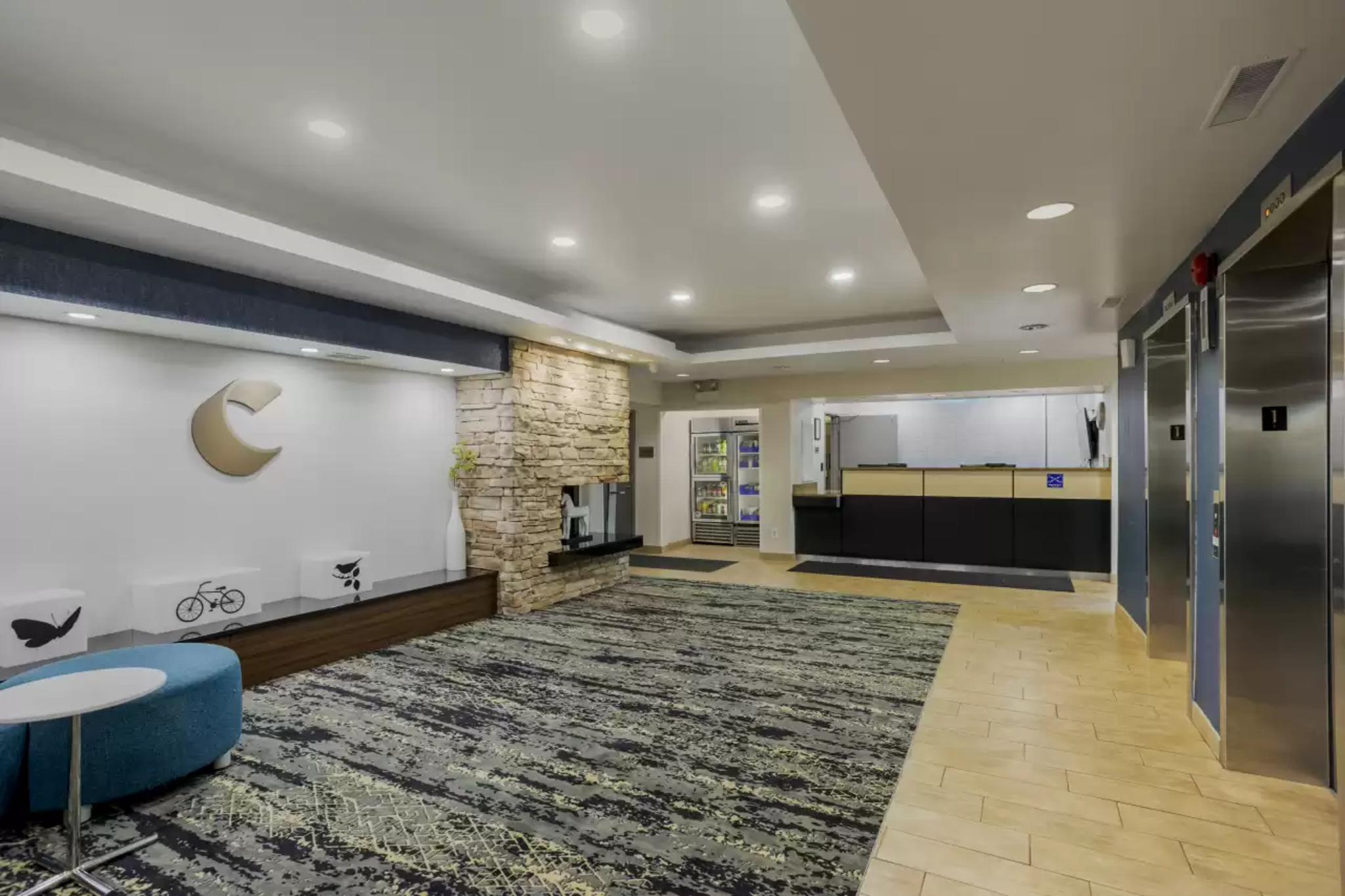 Vista Lobby Comfort Inn & Suites Mt. Laurel-Philadelphia