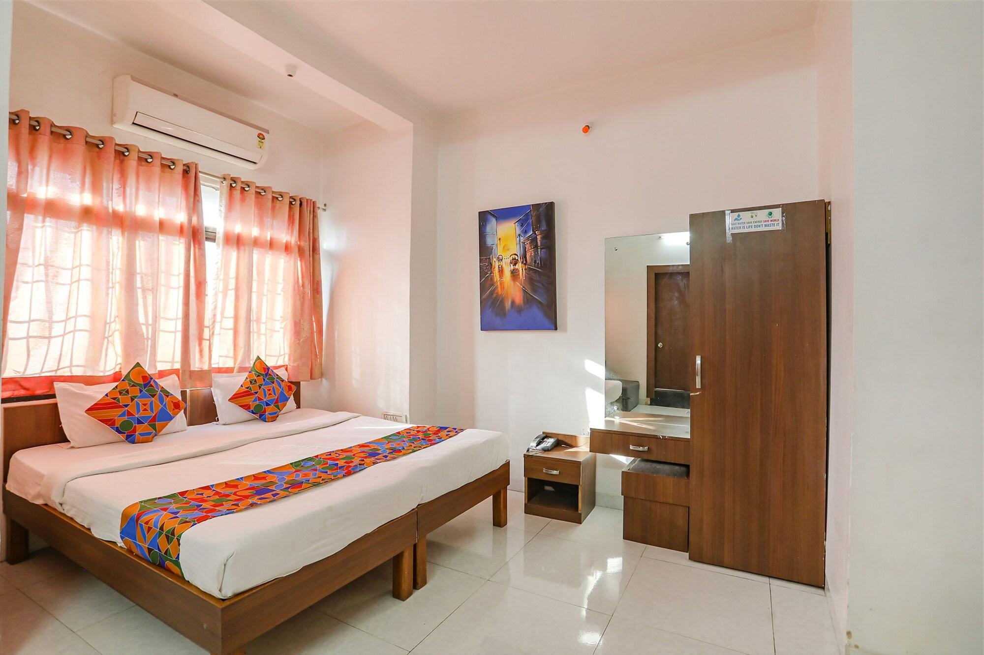 Varios Fabhotel Angeethi