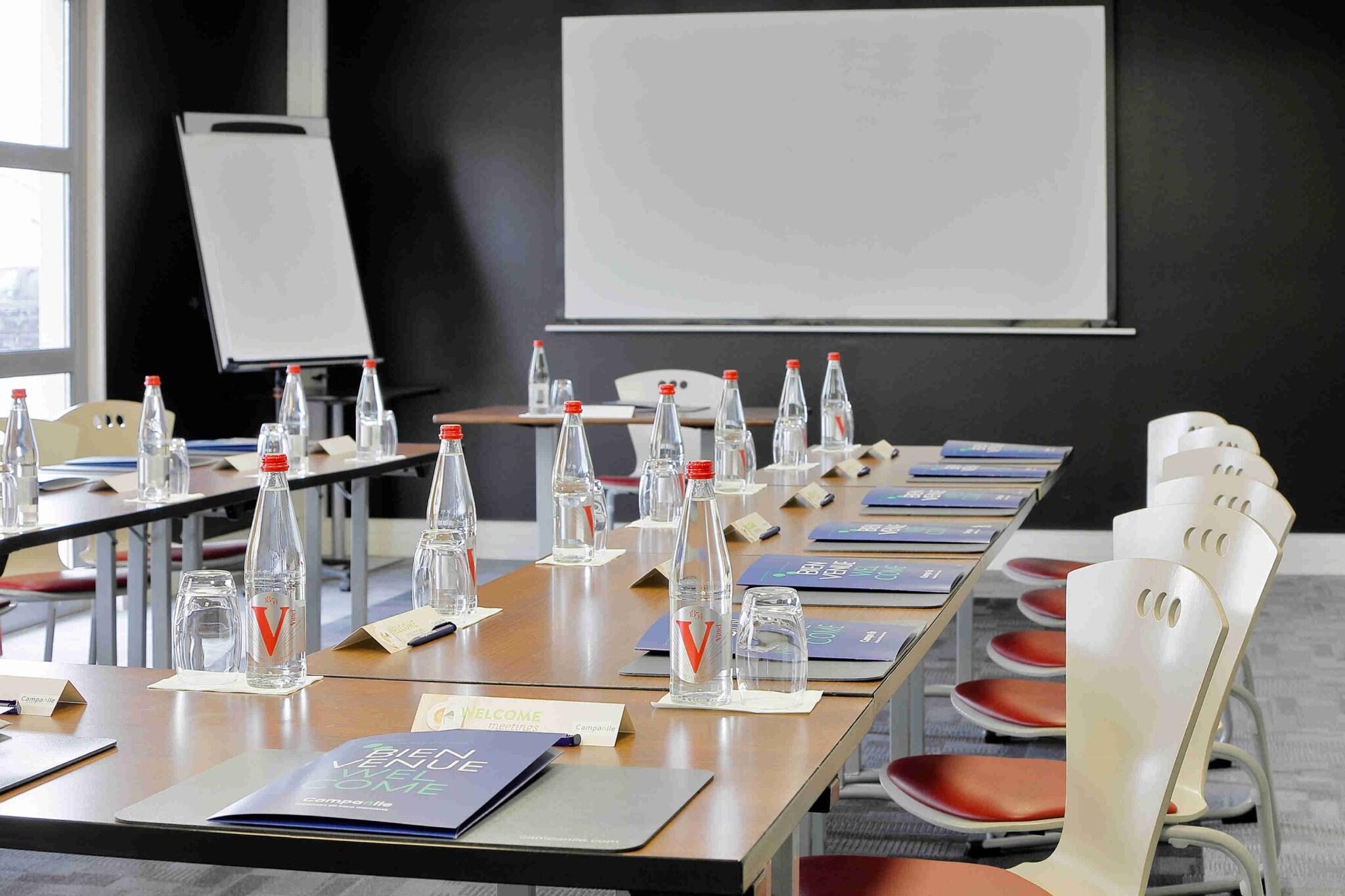 Centro de Negocios Premiere Classe Roissy - Aéroport CDG - Le Mesnil