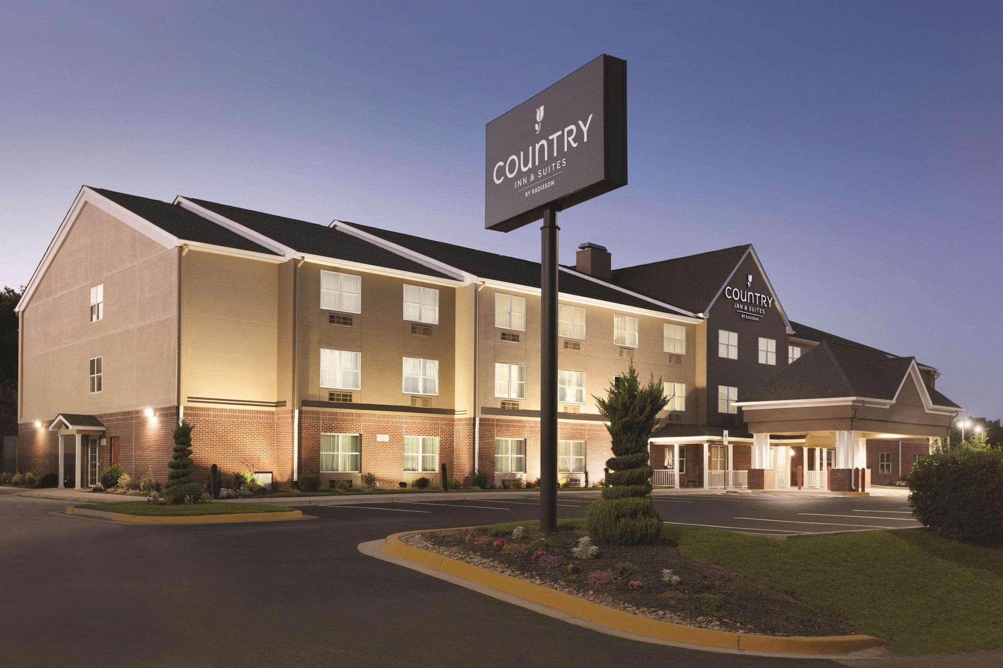 Varios Country Inn & Suites by Radisson, Washington, D.C. East - Capitol Heights, MD