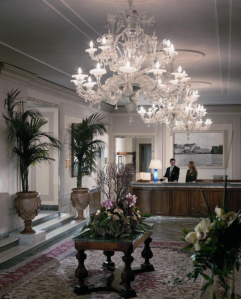 Vista Lobby Grand Hotel Vesuvio