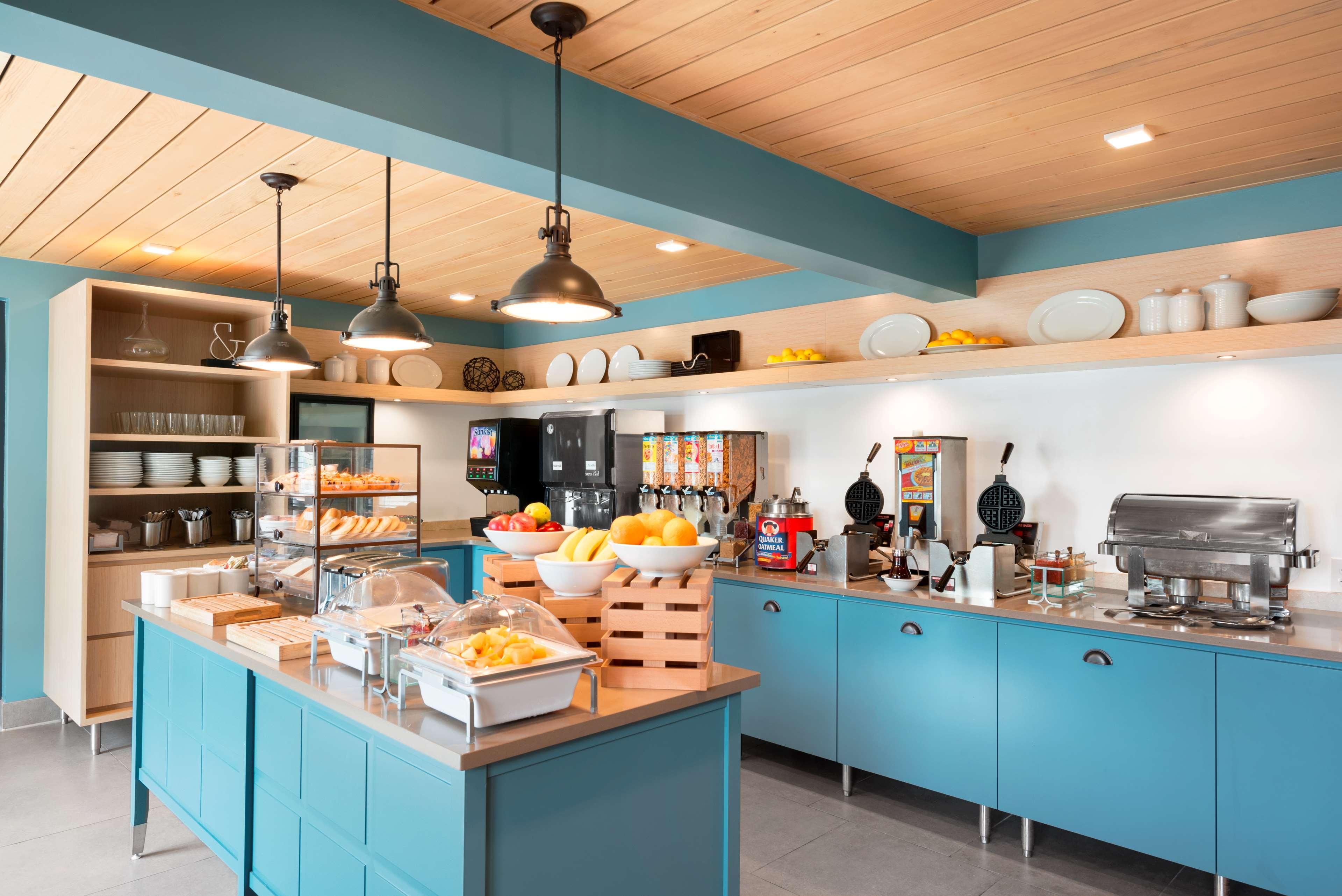 Restaurant Country Inn & Suites by Radisson, Minneapolis West, MN