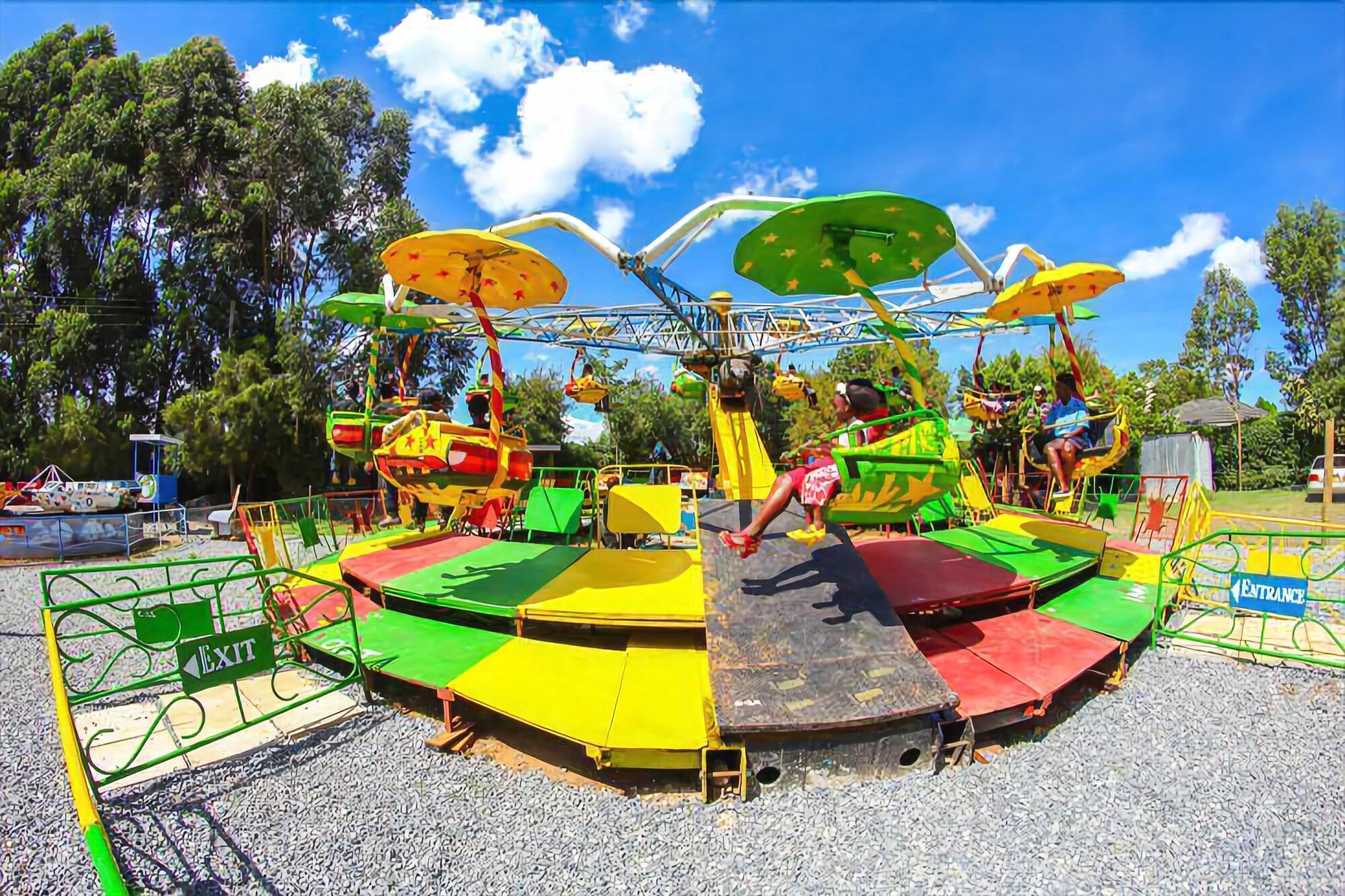 Instalaciones Recreativas Poa Place Resort & Hotel - Where Nature Meets Comfort