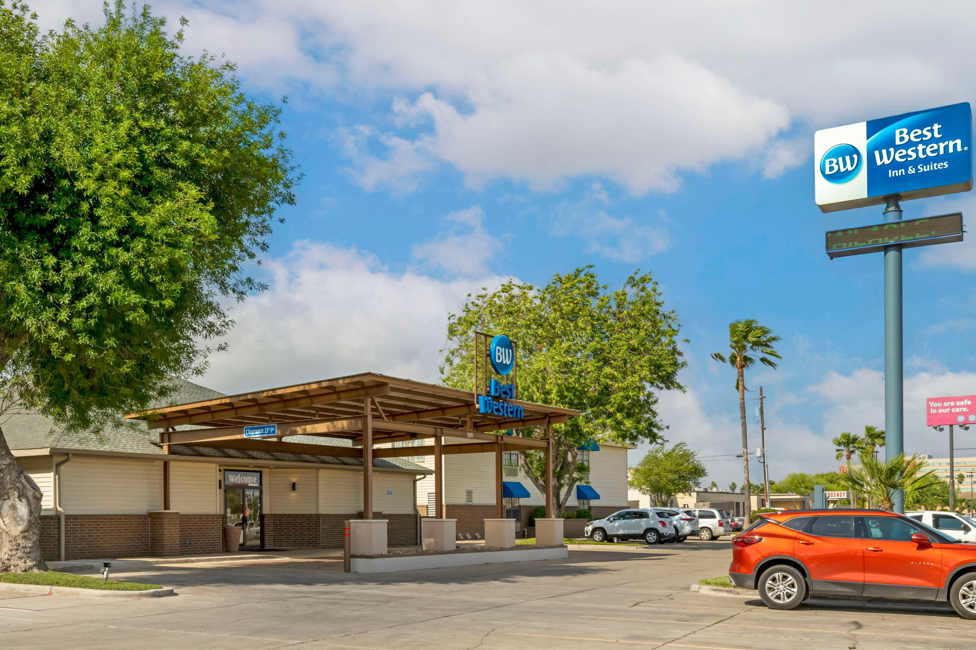 Vista Exterior Best Western McAllen Medical Center