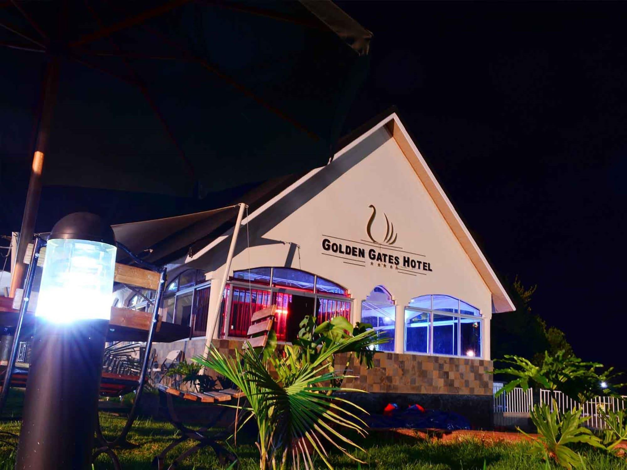 Vista Exterior Golden Gates Hotel