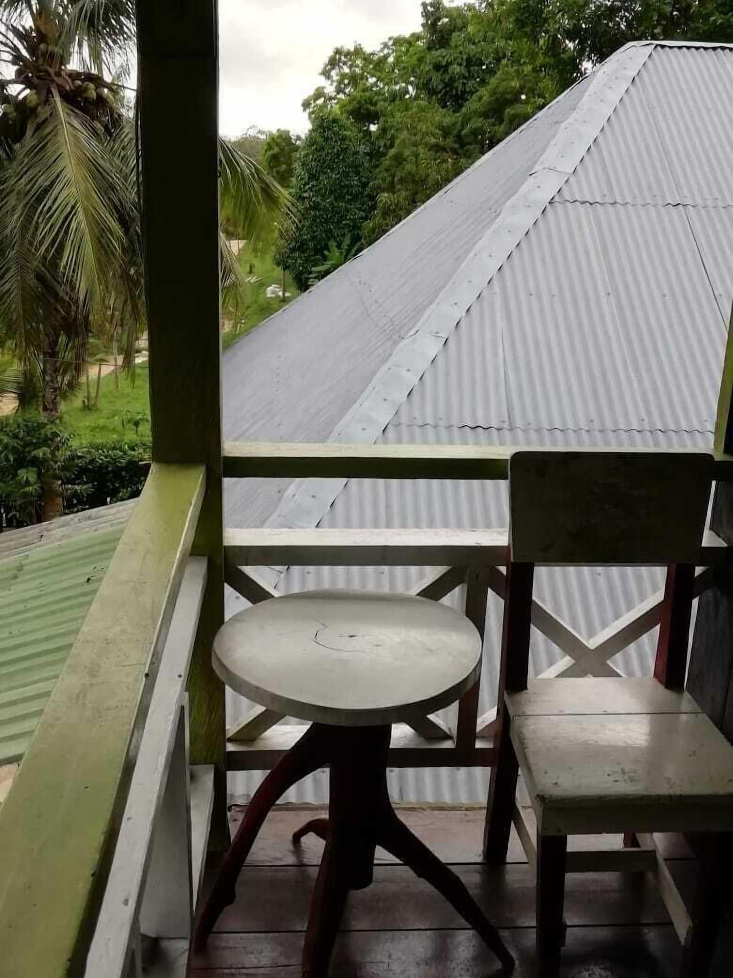 Equipamiento de Habitación Ecocabañas Manguare