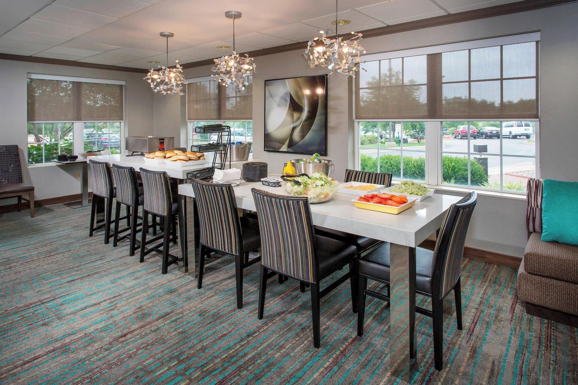 Restaurant Residence Inn By Marriott Louisville Northeast