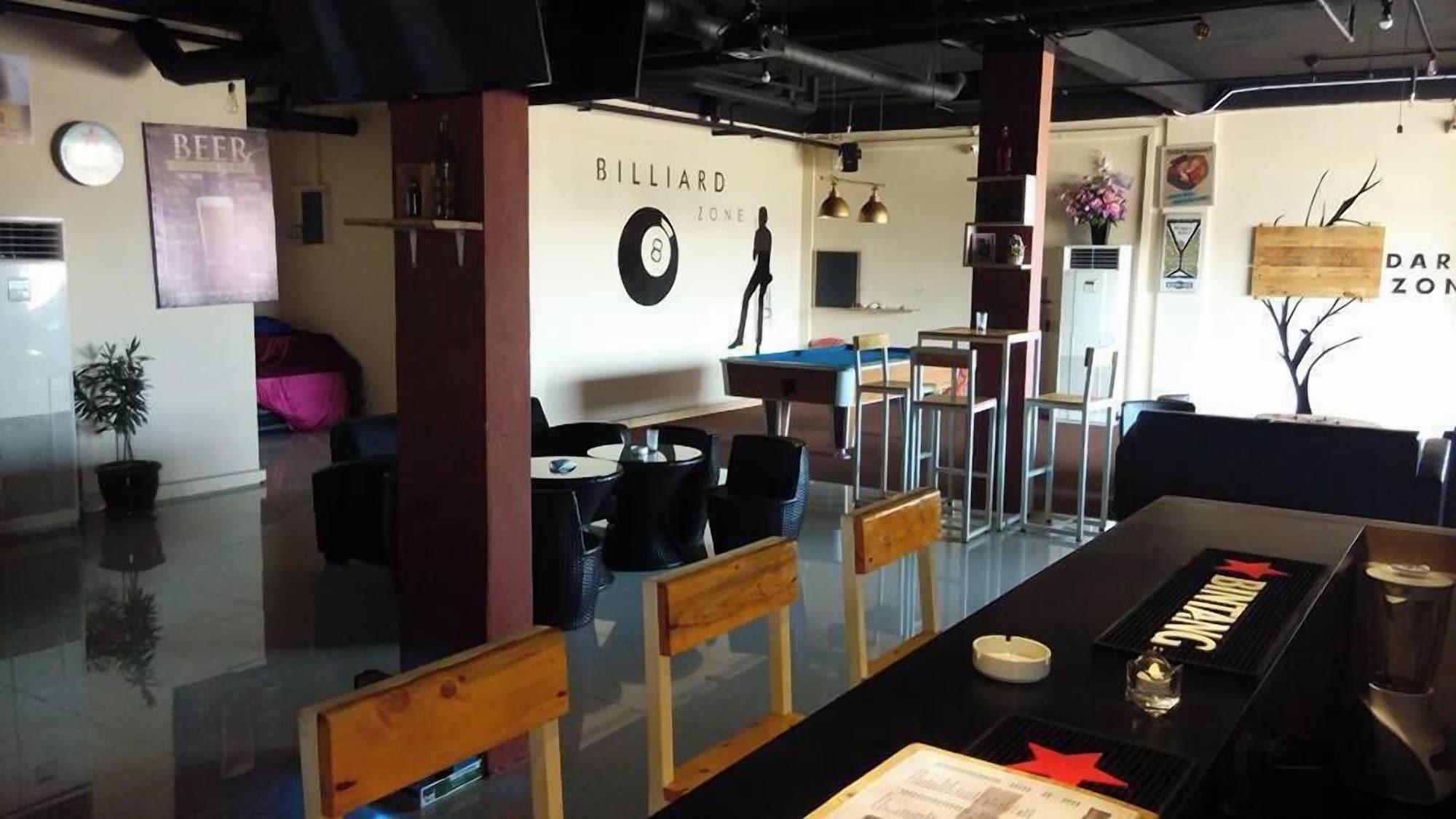 Bar/Salón DMerlion Hotel Batam
