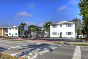 Alojamiento - May-Dee Suites