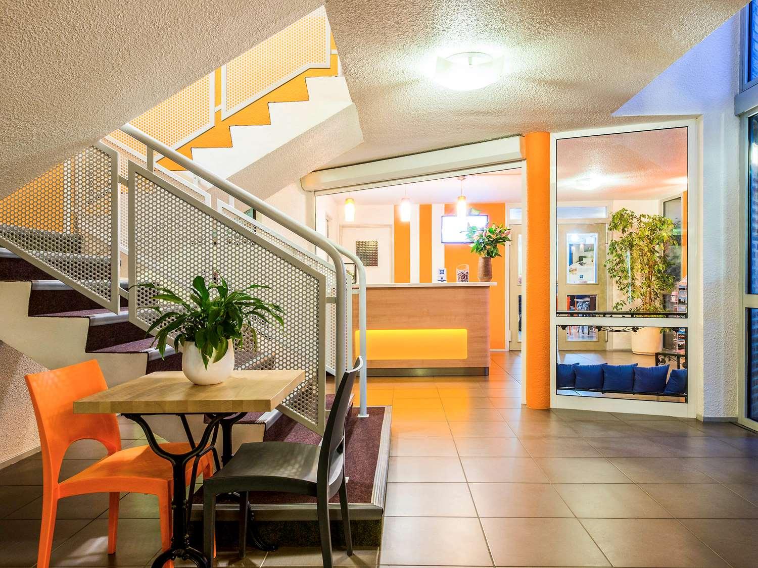 Vista Exterior Ibis Budget Chatellerault