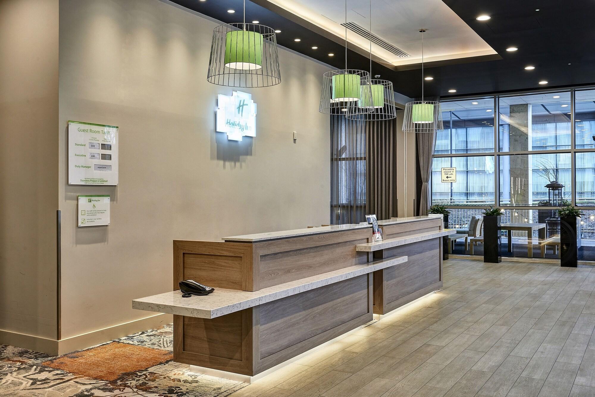 Vista Lobby Holiday Inn Manchester - City Centre by IHG