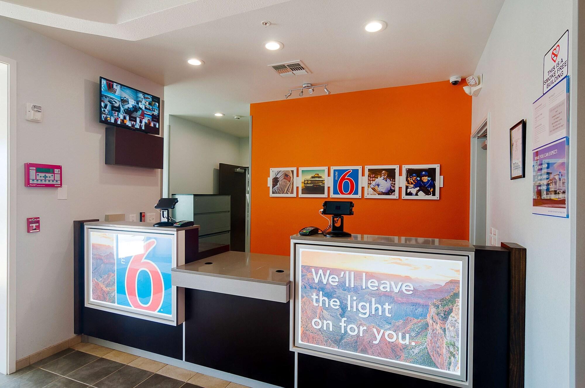 Vista Lobby Motel 6 Midland, TX