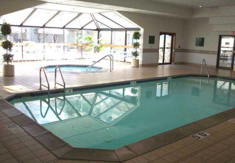 Vista Piscina Courtyard by Marriott Minneapolis-St. Paul Airport