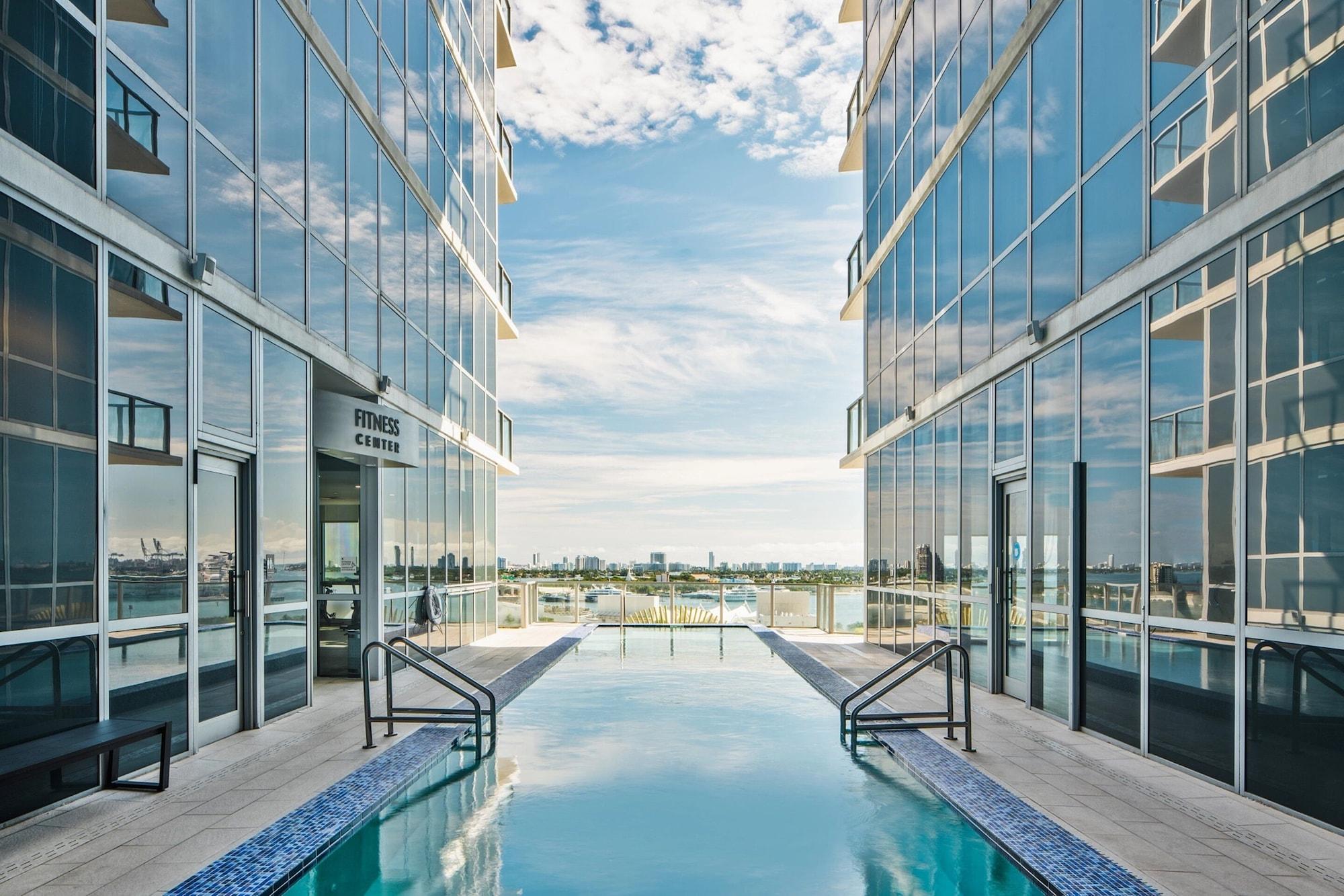 Vista Piscina The Grayson Miami Downtown