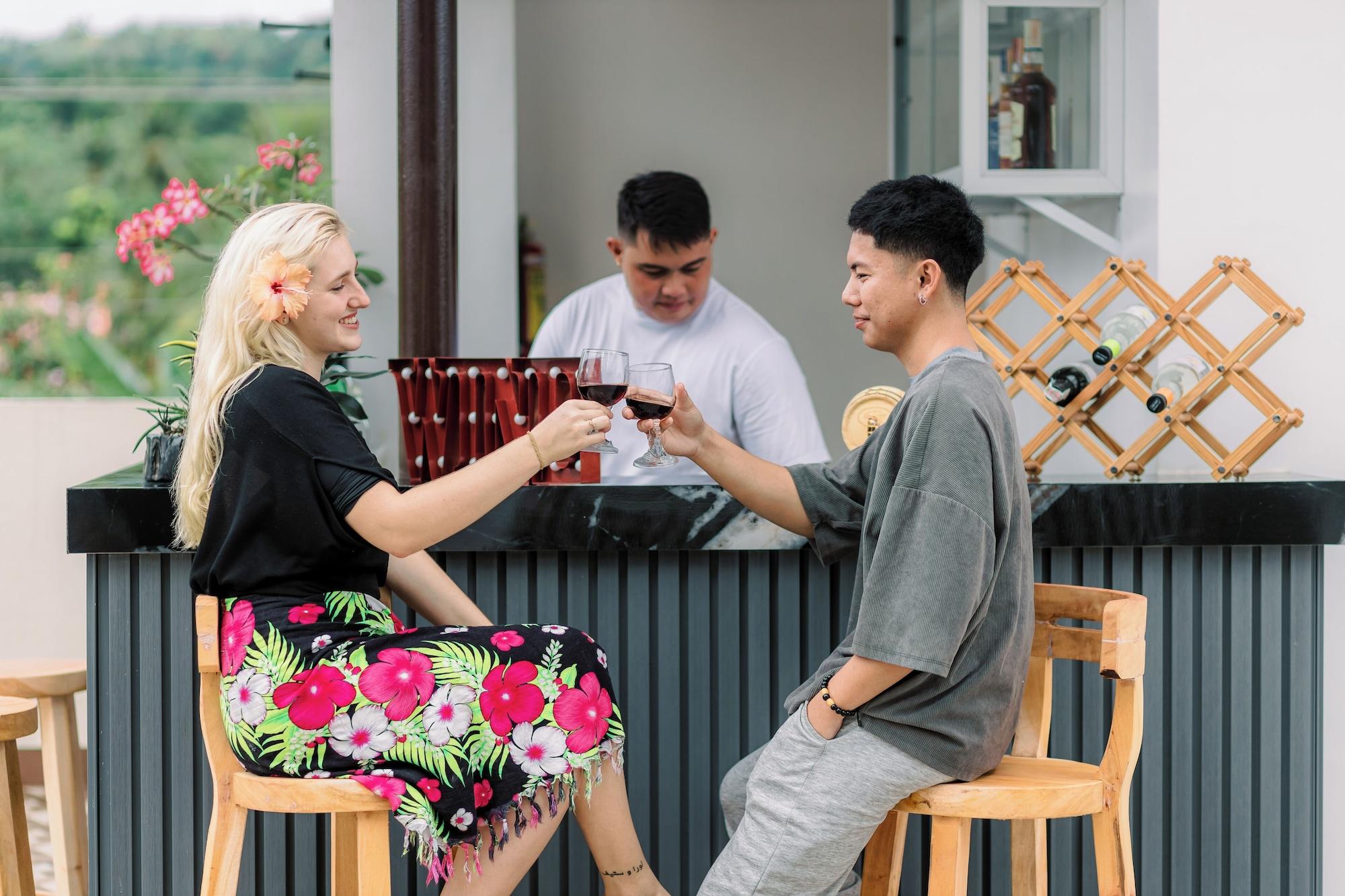 Bar/Salón LOBOC RIVERSIDE INN and RESTAURANT