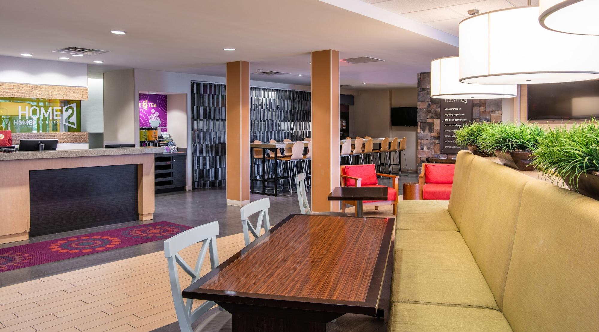 Vista Lobby Home2 Suites by Hilton Pittsburgh / McCandless, PA