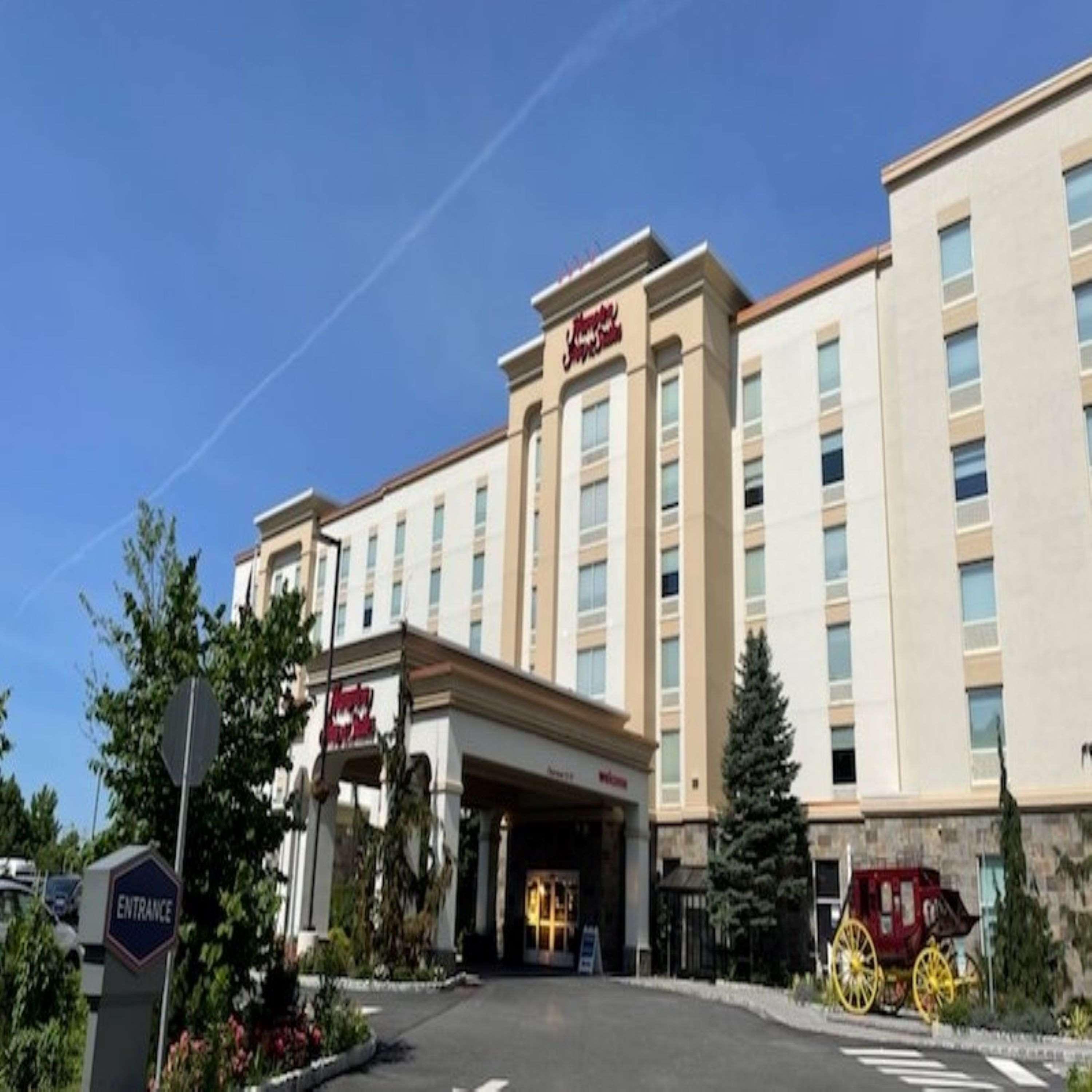 Vista Exterior Hampton Inn & Suites Staten Island