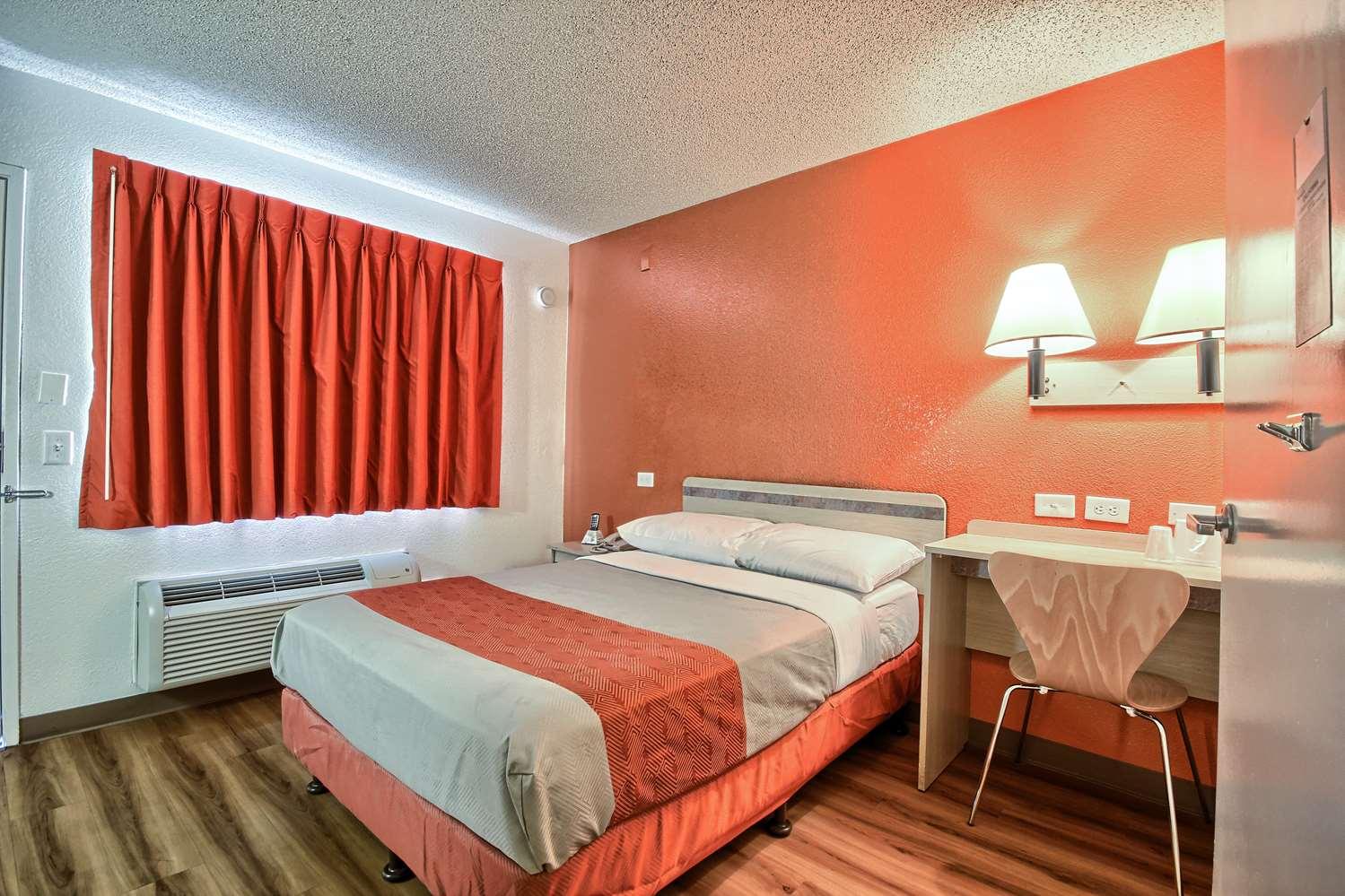 Habitación Motel 6 Fresno, CA - Blackstone South
