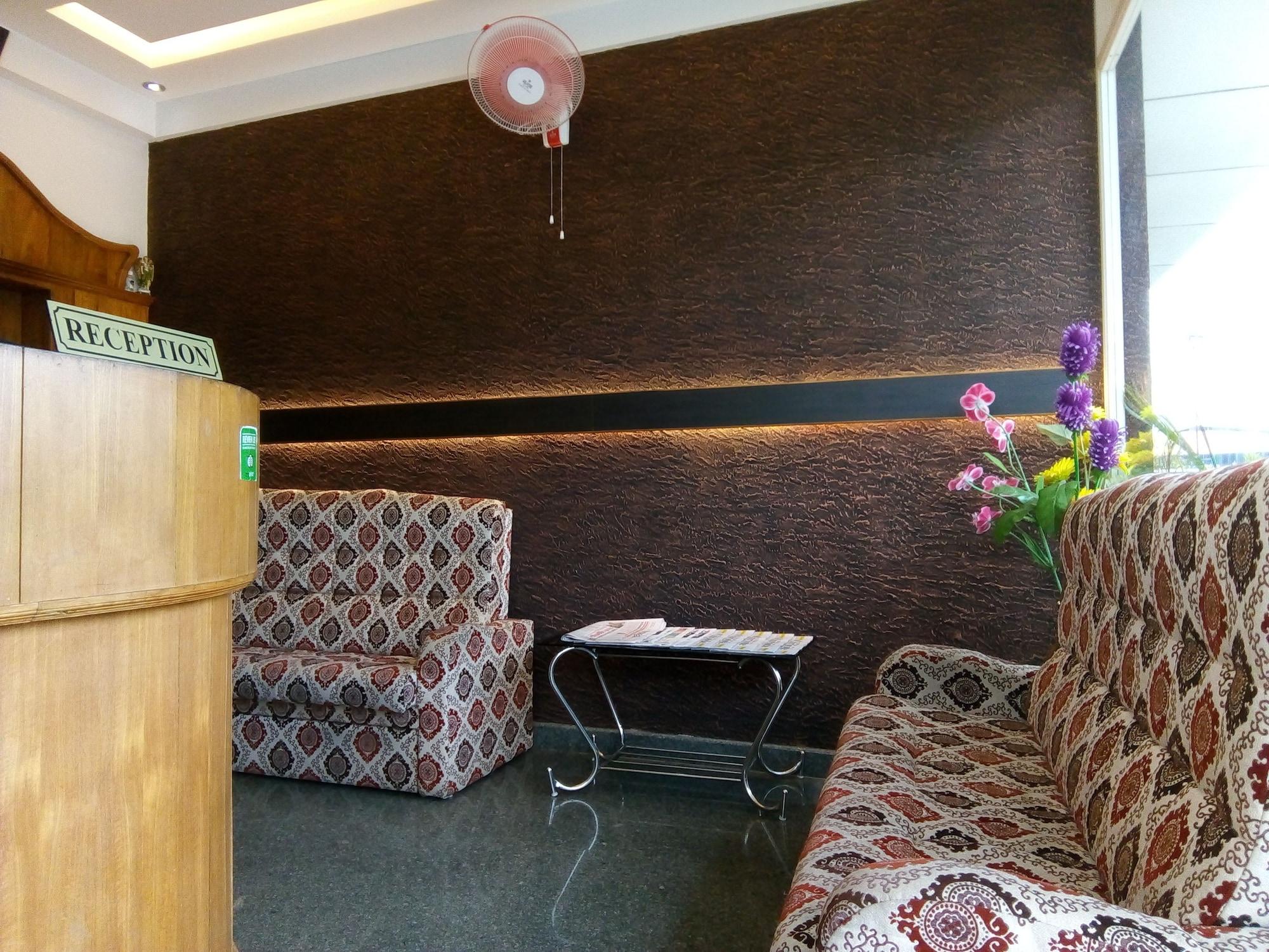 Vista Lobby Ebenezer Plaza