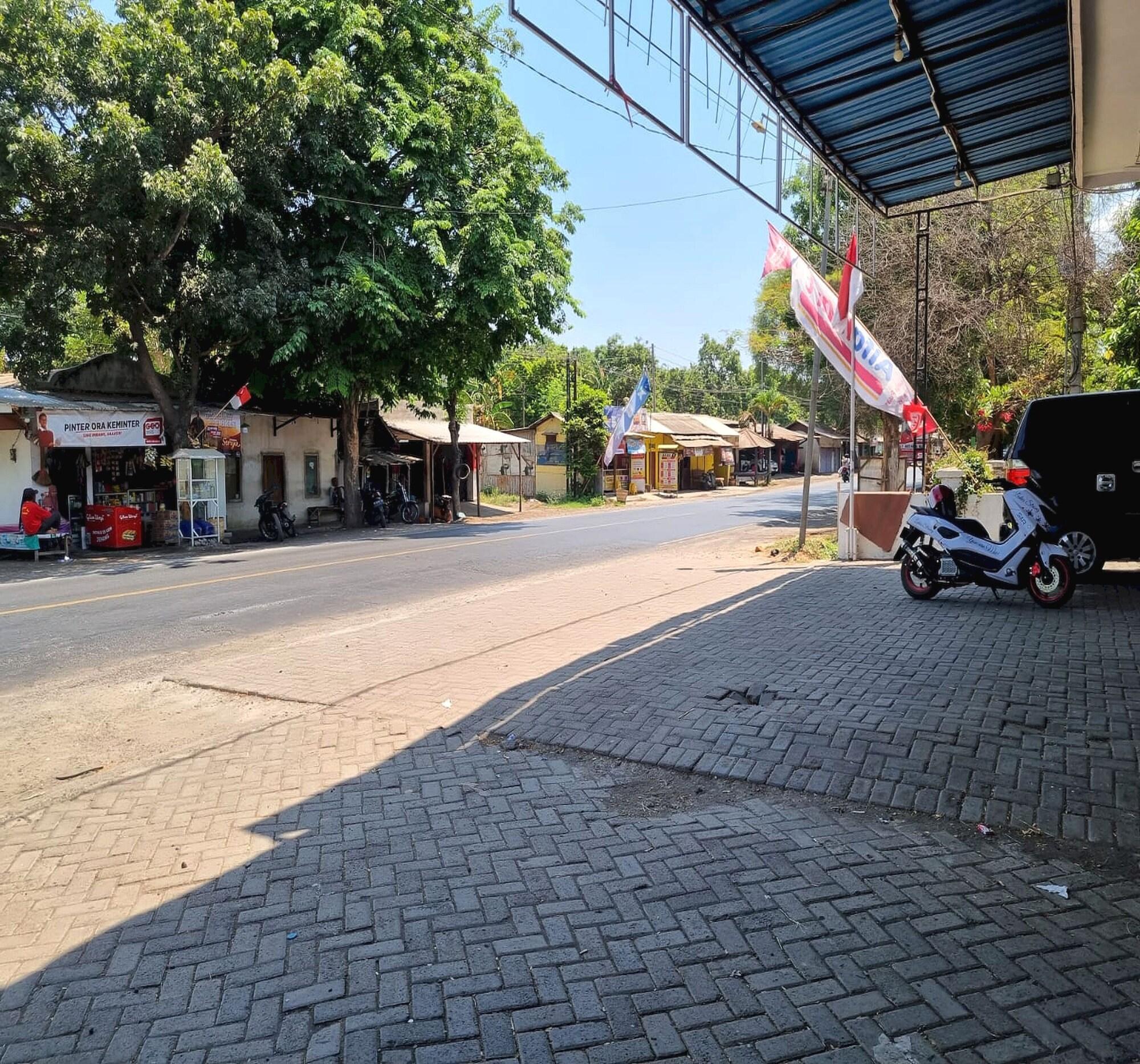 Vista Lobby Hotel O New Asembagus 3