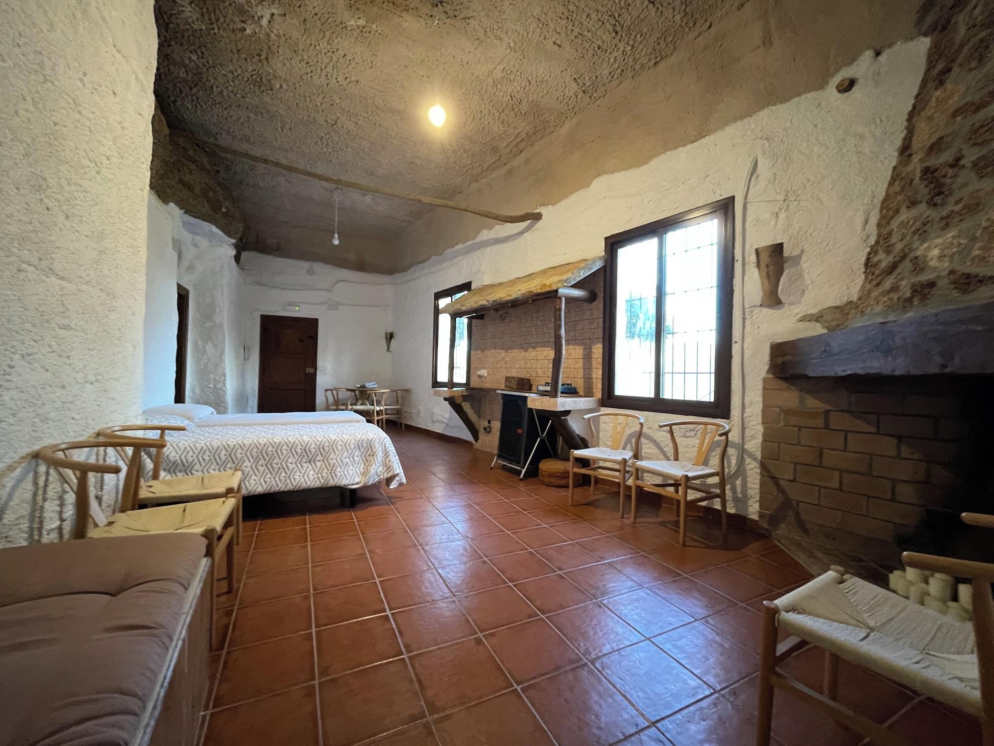 Sala de Reuniones Cuevas El Atochal Orígenes