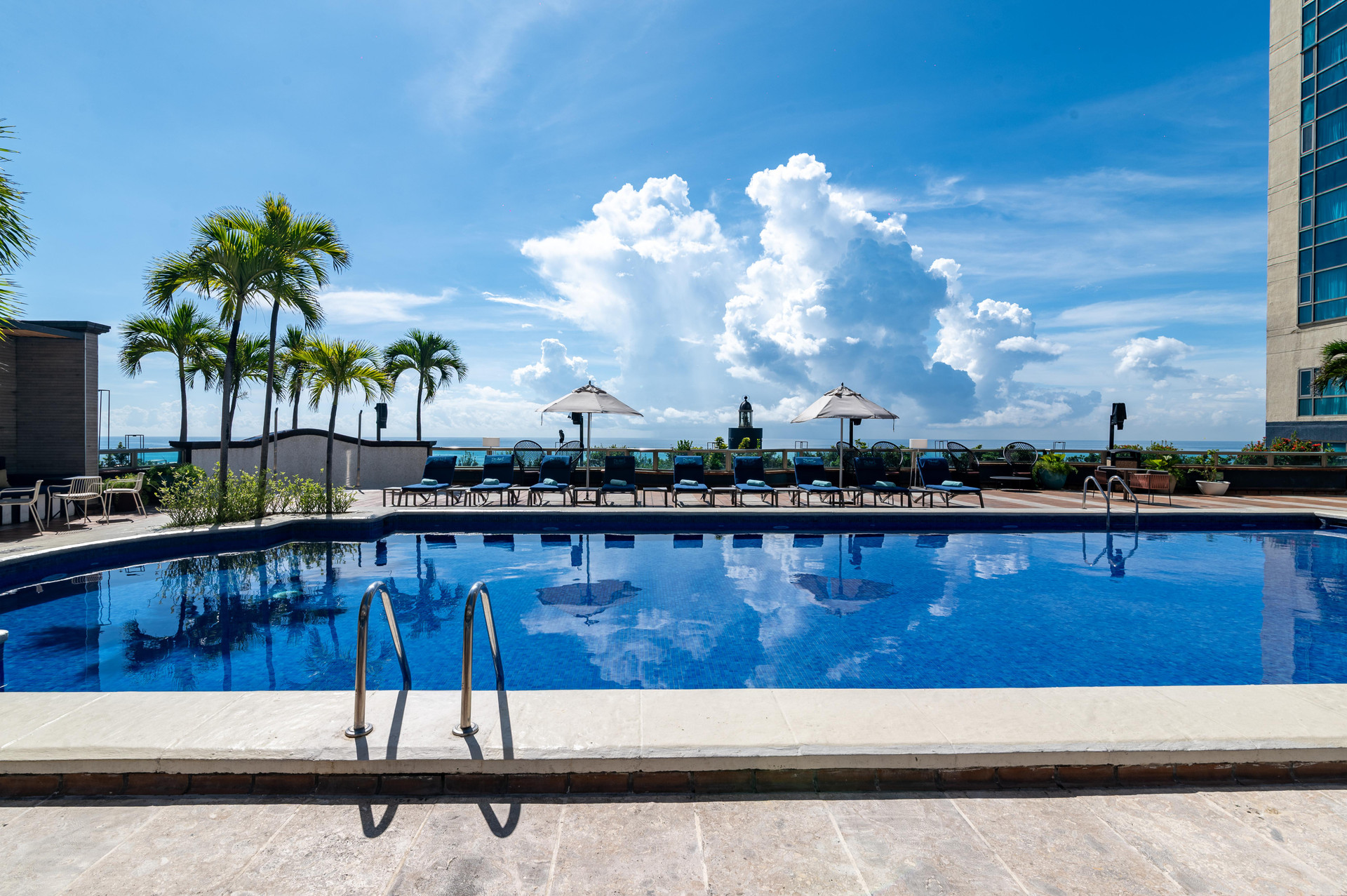 Vista Piscina Catalonia Santo Domingo