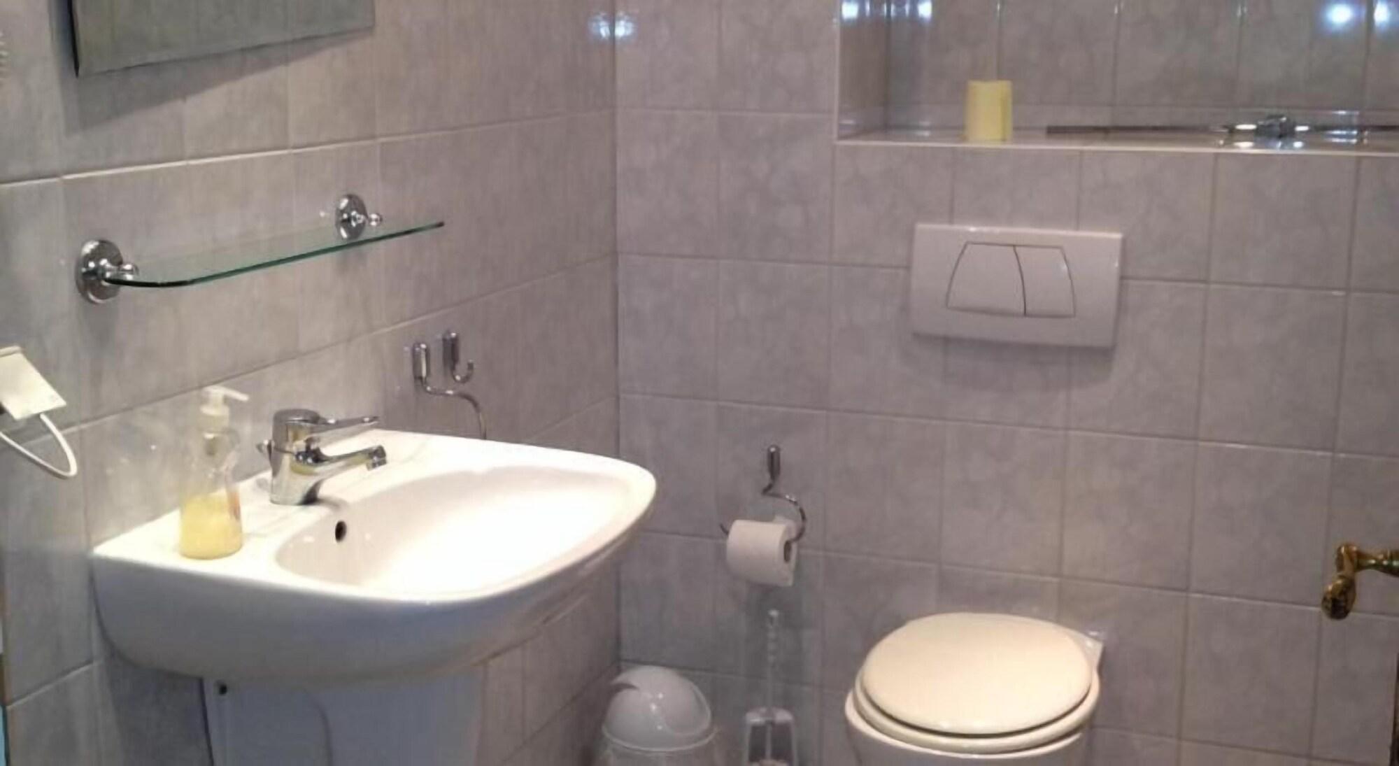 Equipamiento de Habitación City Hotel-Garni
