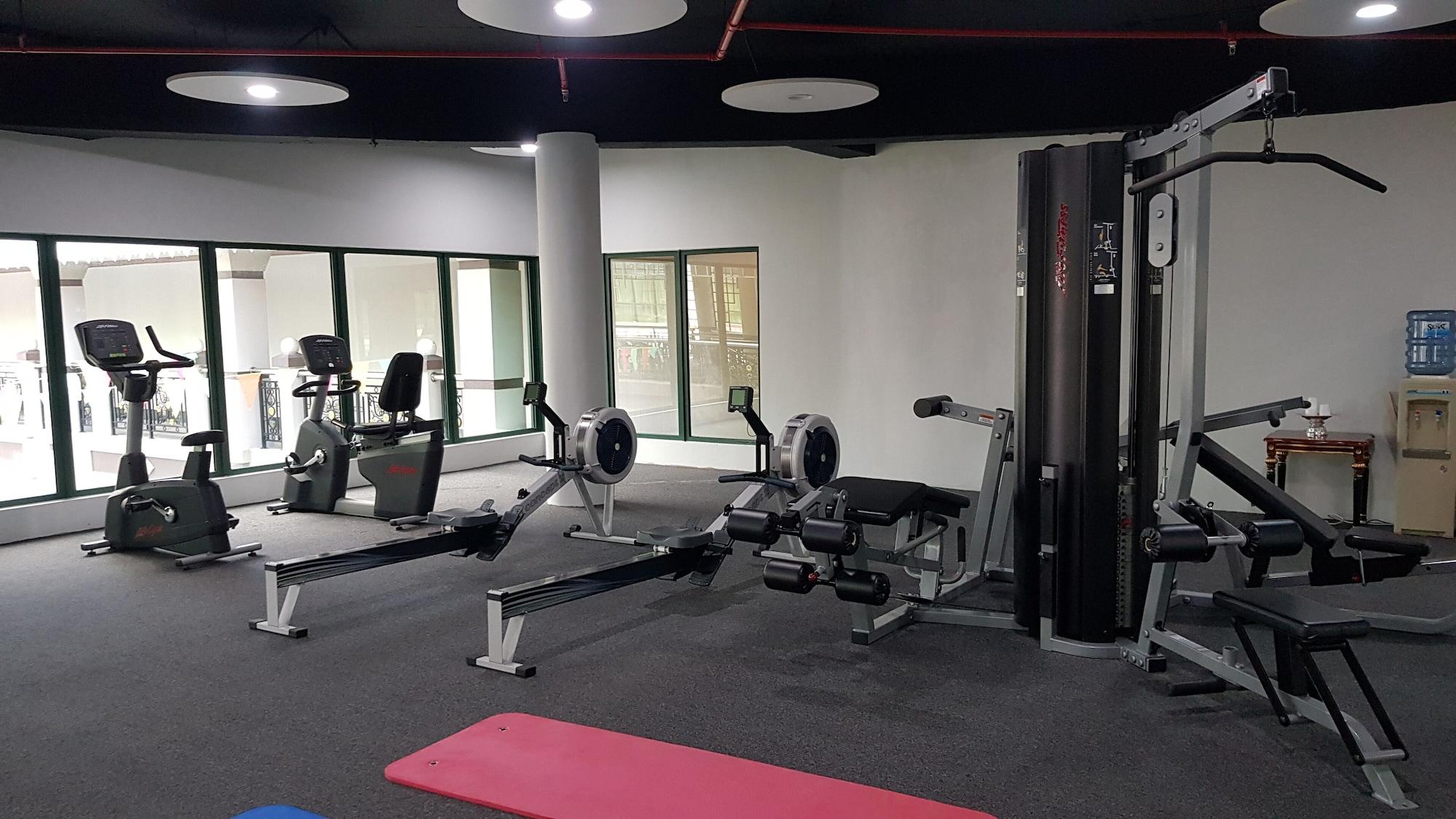 Gimnasio The Rizqun International Hotel