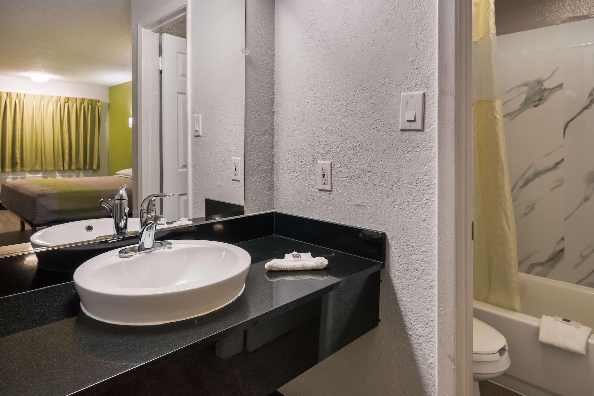 Equipamiento de Habitación Motel 6 Irving, TX - Loop 12