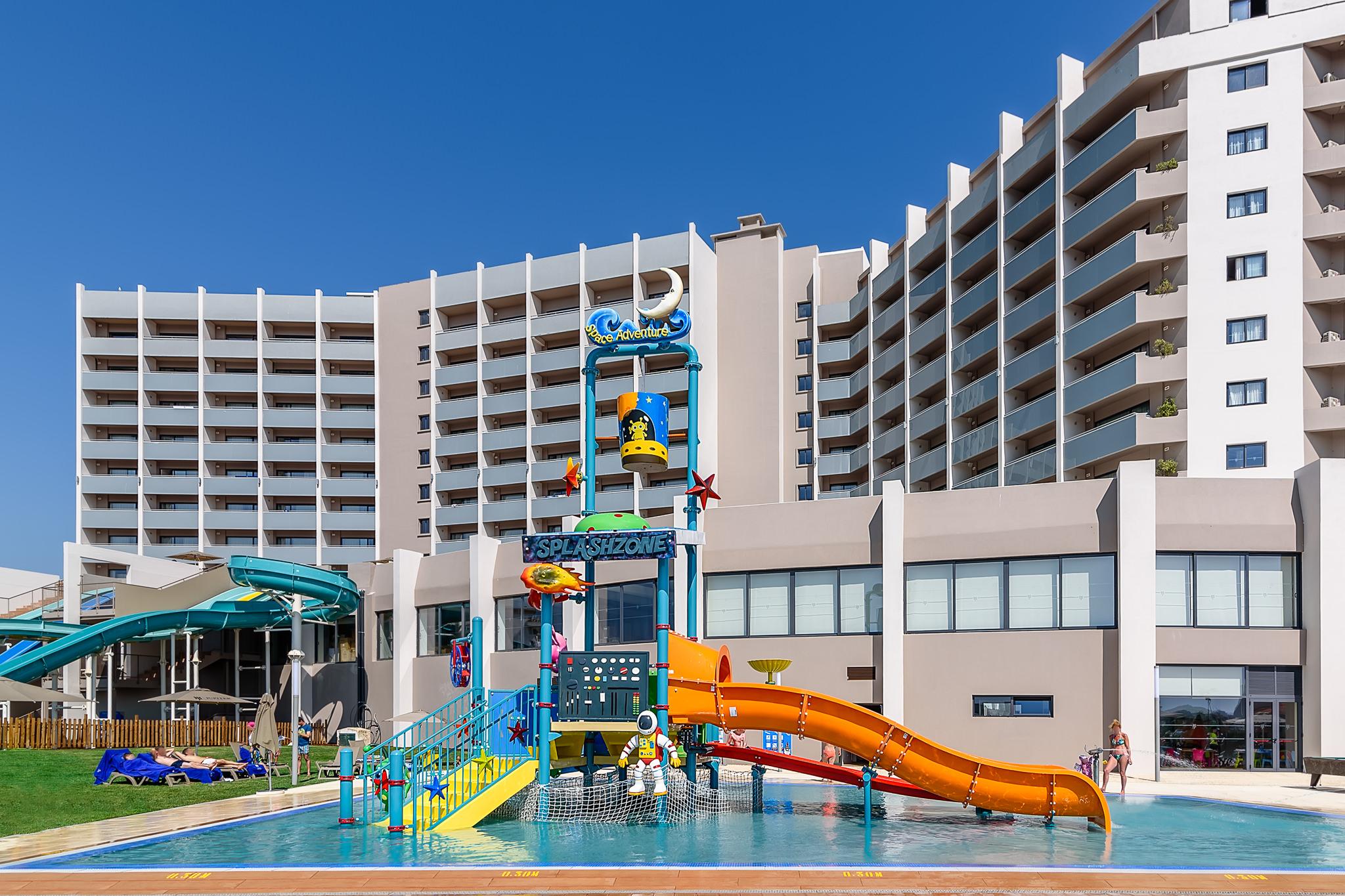 Vista Exterior Jupiter Albufeira Hotel Family & Fun
