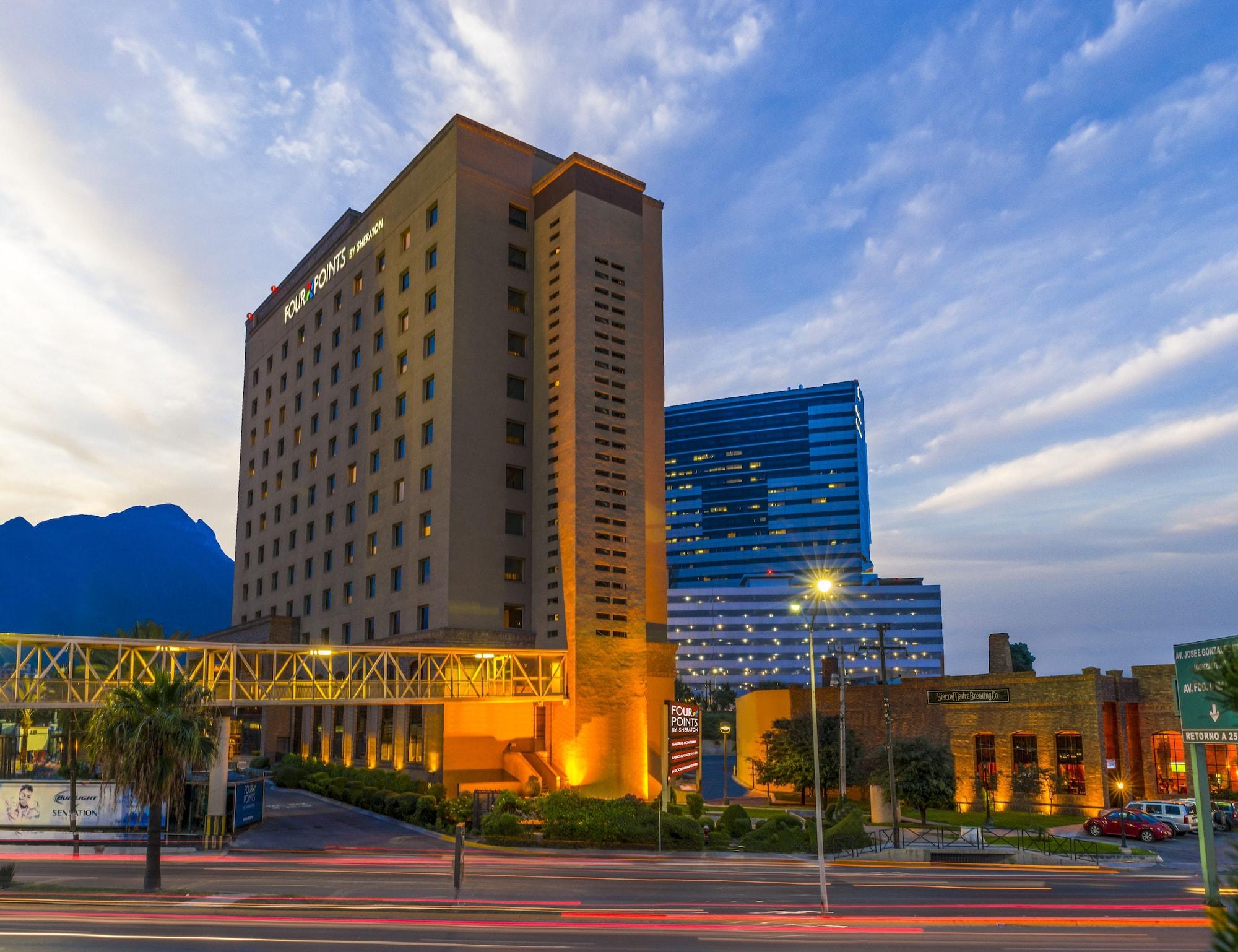 Vista Exterior Four Points by Sheraton Galerias Monterrey
