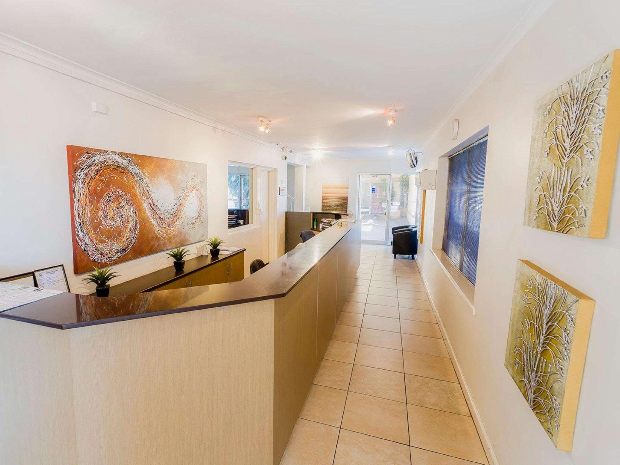 Vista Lobby Comfort Inn & Suites Manhattan