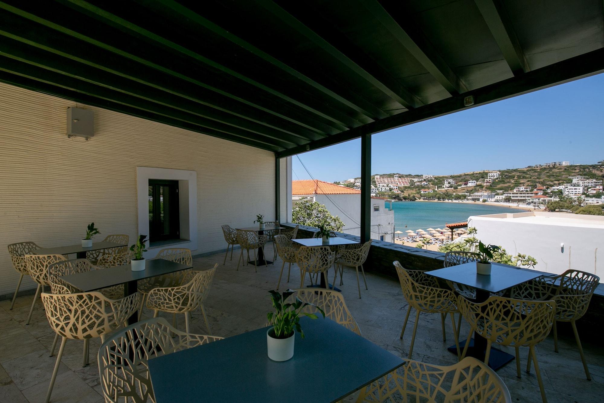 Bar/Salón Krinos Suites Hotel