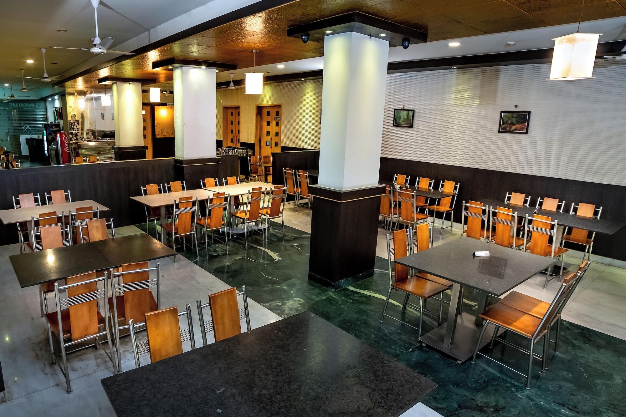 Restaurant Hotel RKV Residency