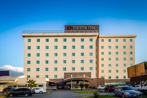 Alojamiento - Fiesta Inn Monterrey Fundidora