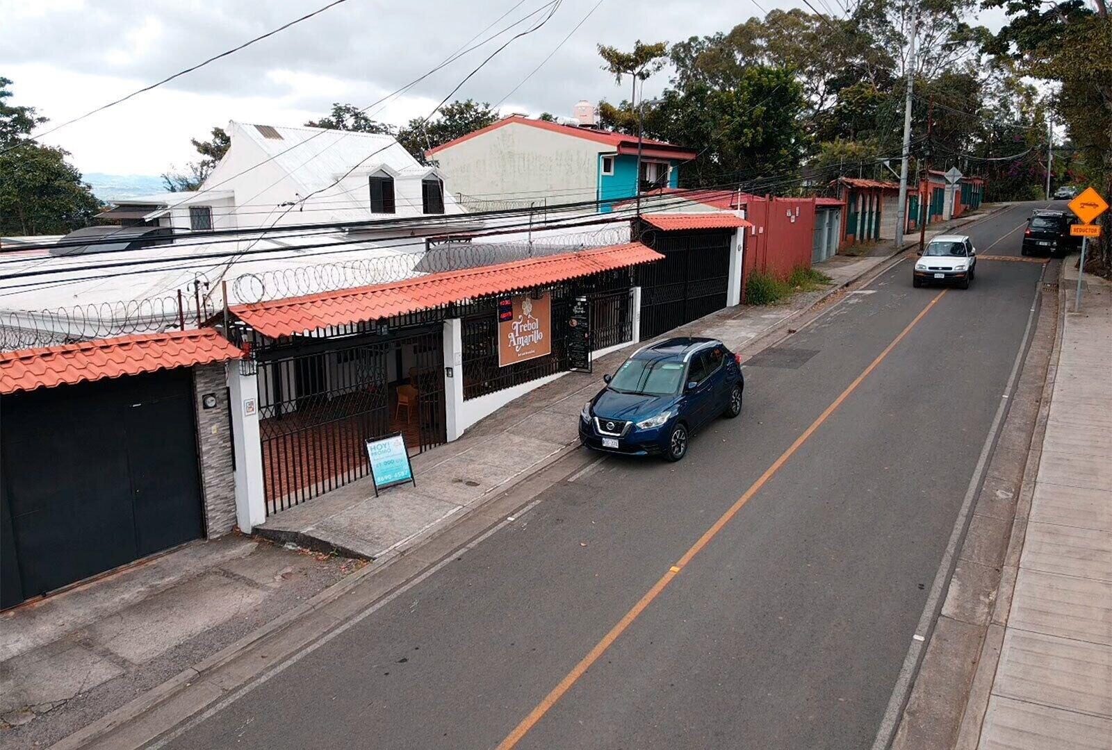Vista Exterior Trebol Amarillo Bed & Breakfast