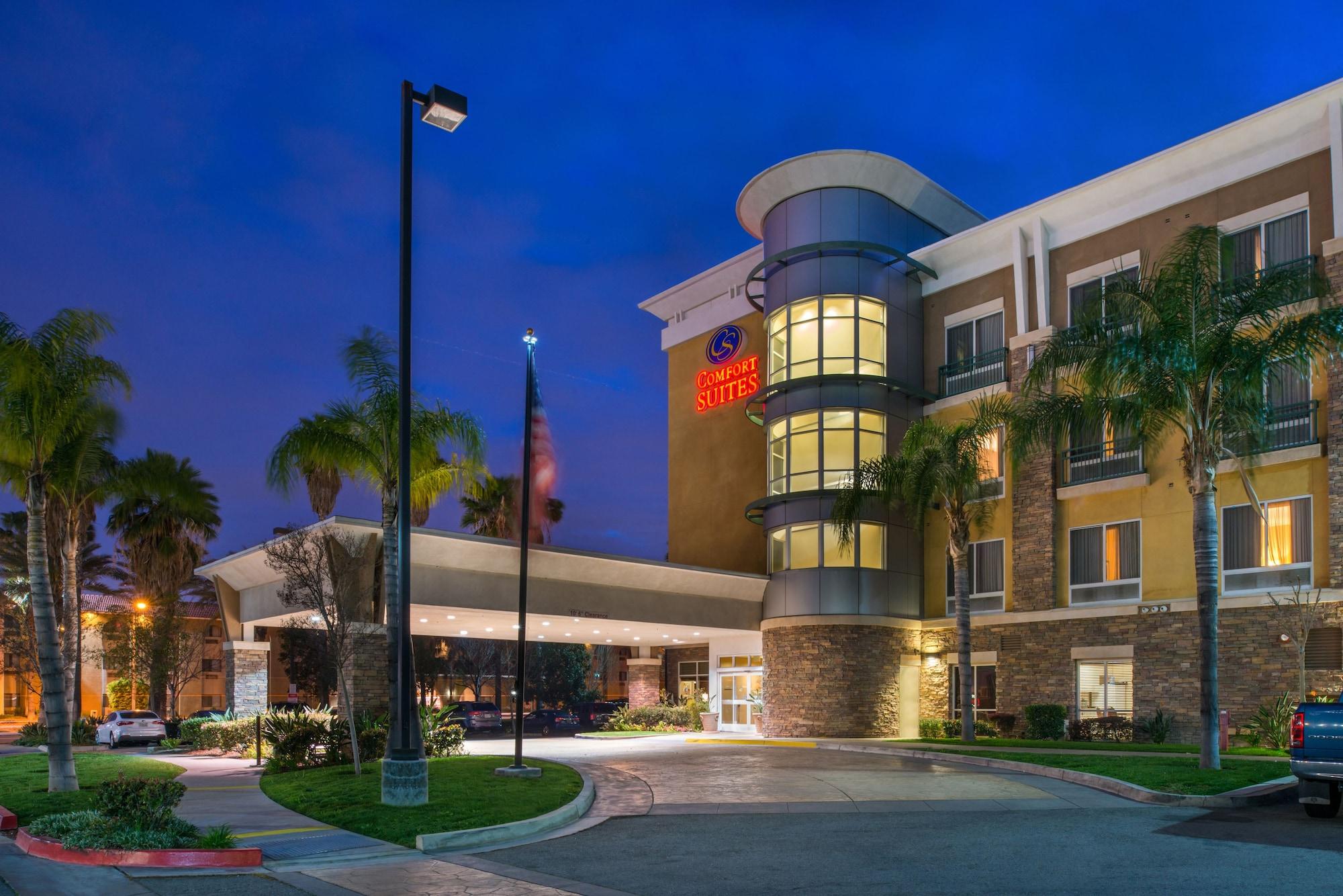 Vista Exterior Comfort Suites Ontario Airport Convention Center