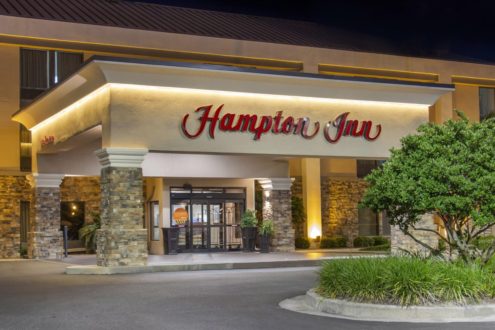Vista Exterior Hampton Inn Adel