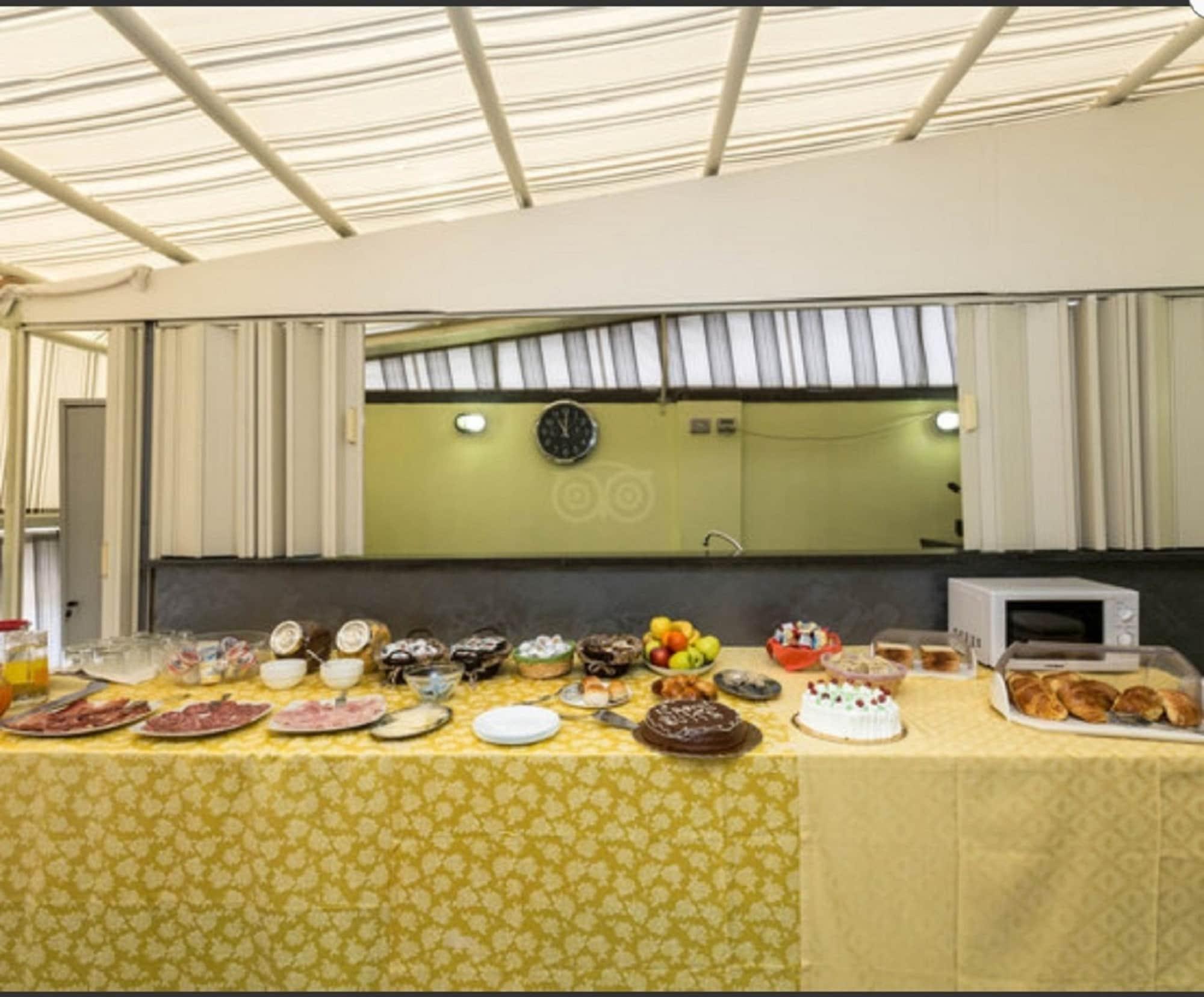 Bar/Salón Napoli Suite
