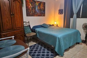Alquiler Vacacional - Garden-View Double Room A/C, Private Bath & Terrace Access