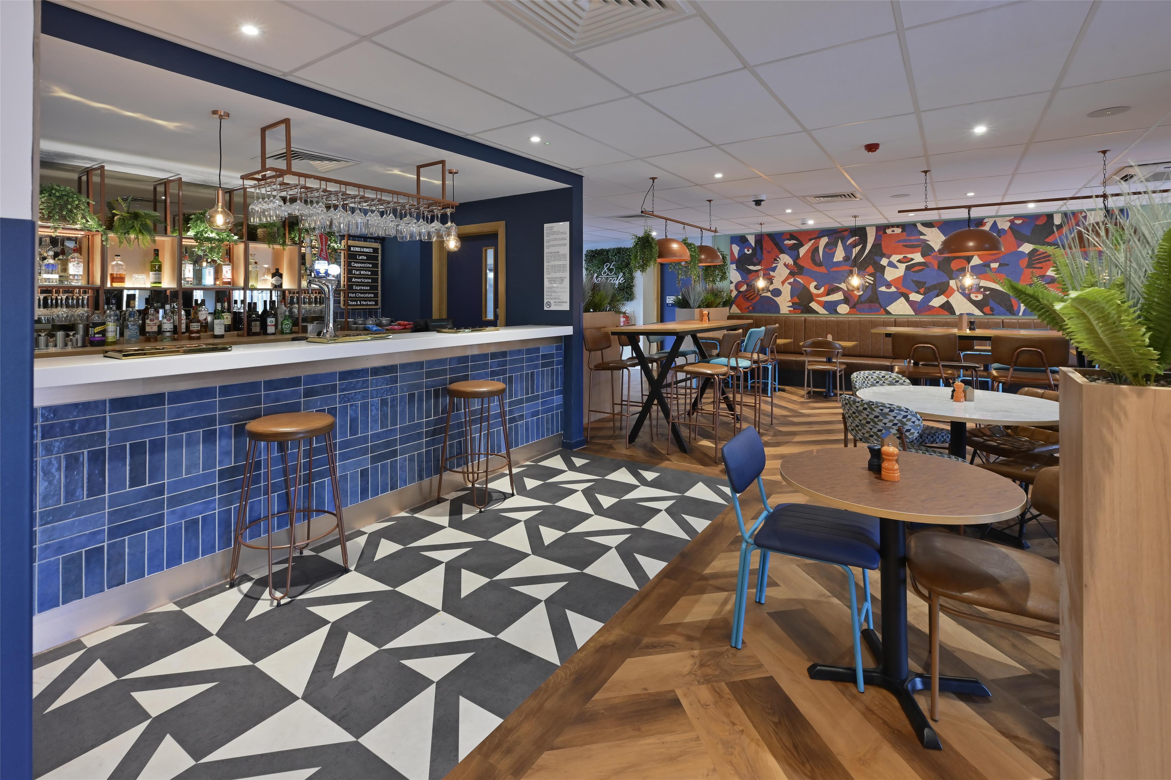 Bar/Salón Travelodge Sunbury M3
