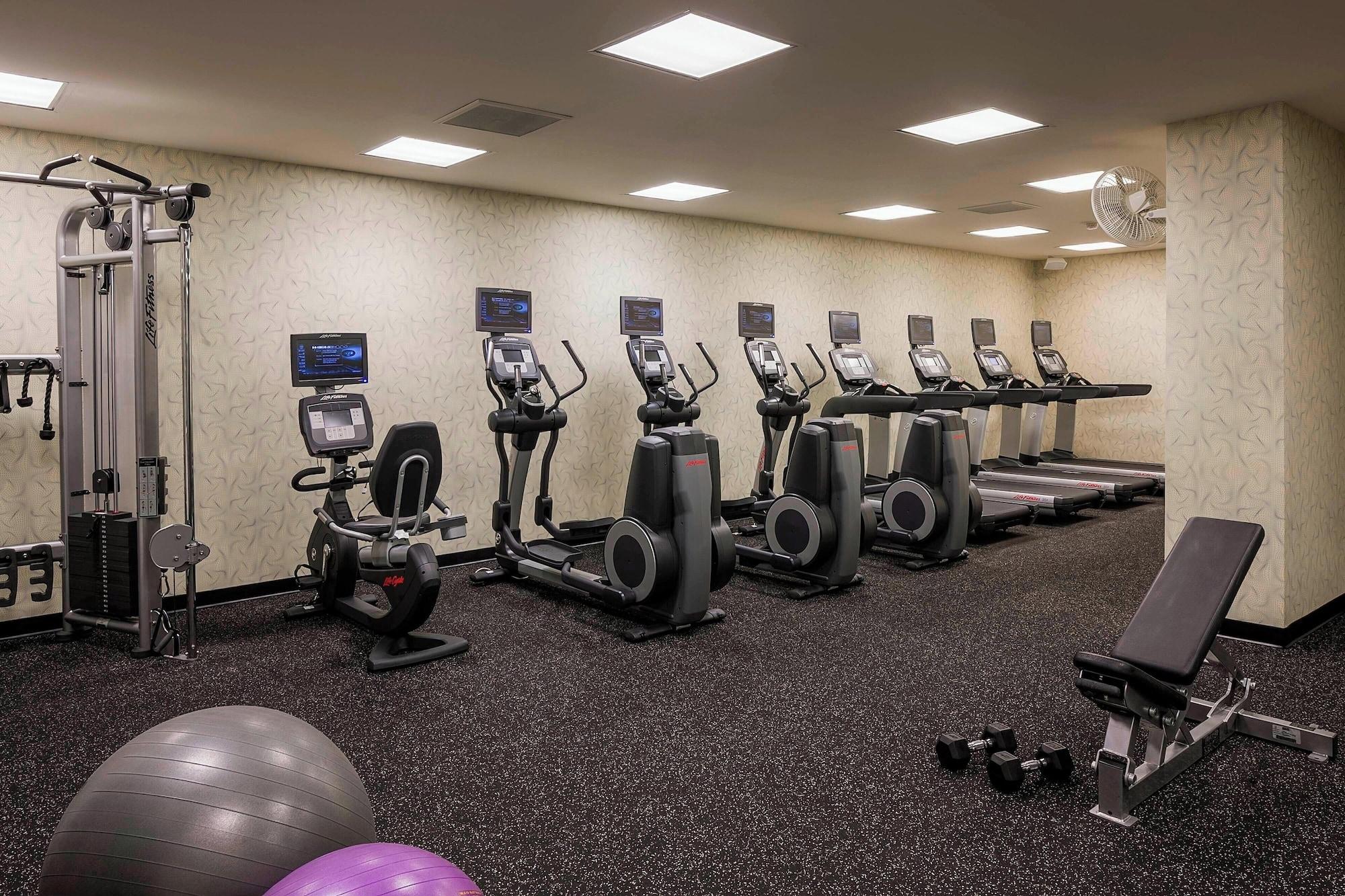 Gimnasio Courtyard by Marriott San Diego Downtown
