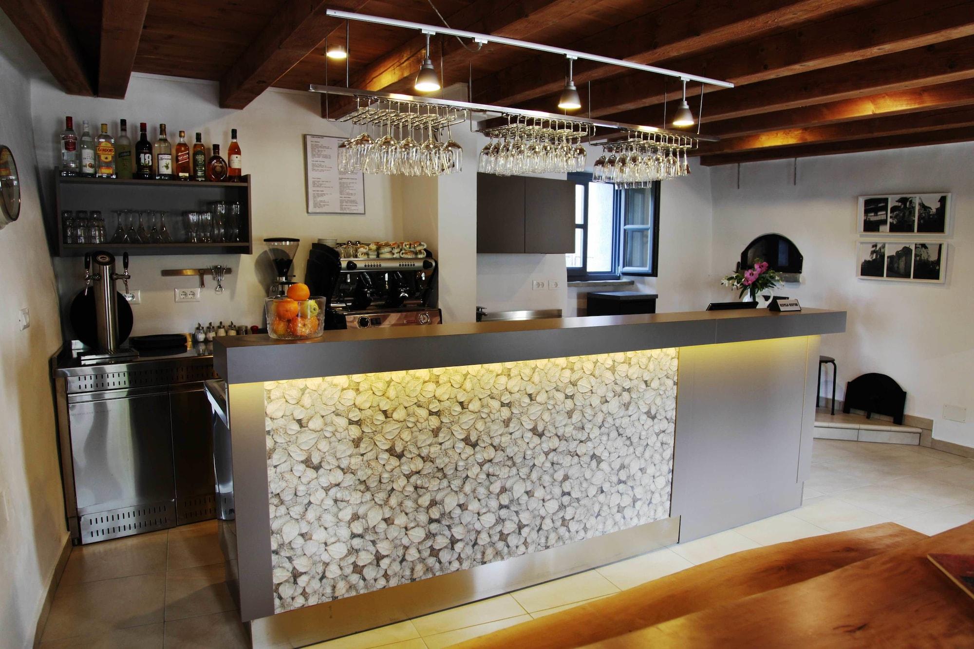 Bar/Salón Boutique Hotel Dvor