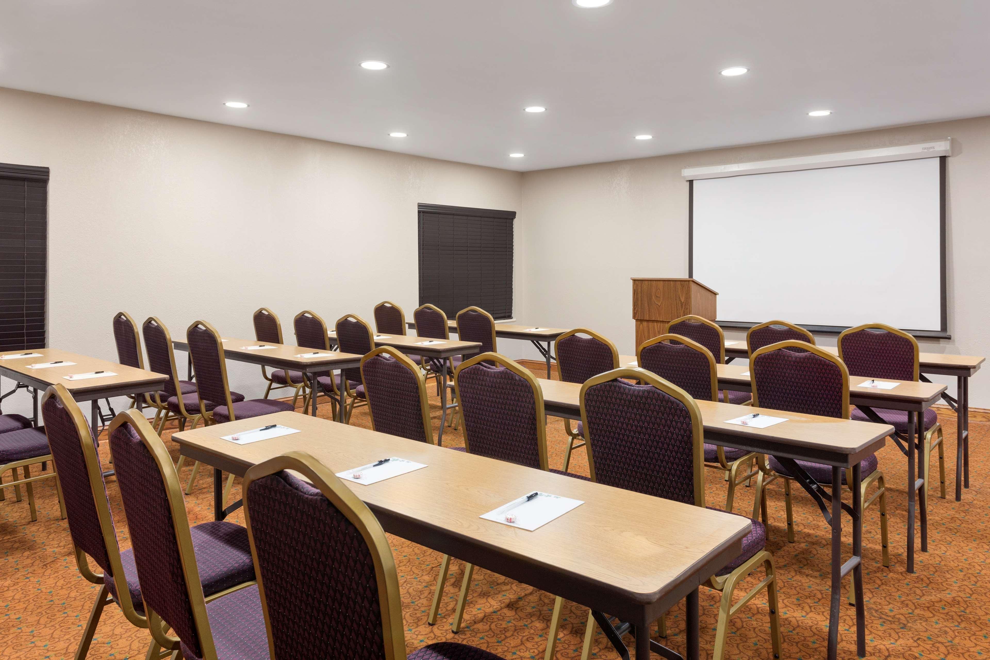 Centro de Negocios Country Inn Suites By Radisson Jackson Airport Ms