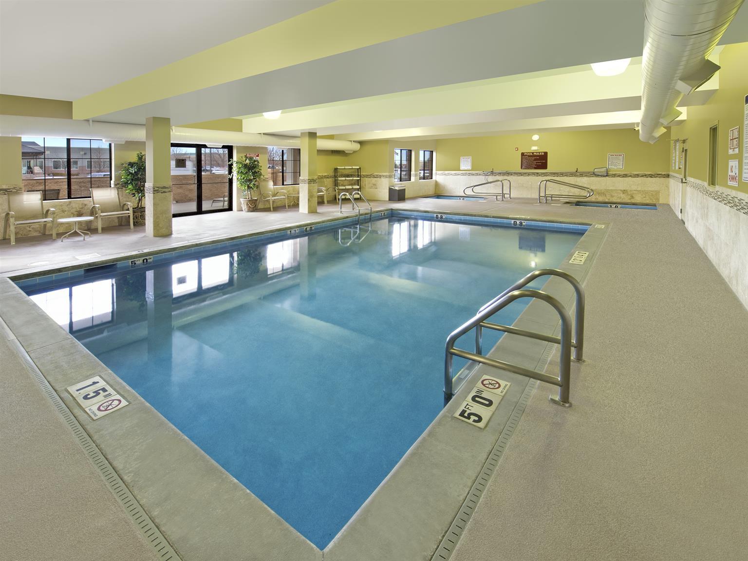Vista Piscina Red Lion Inn & Suites Denver Airport